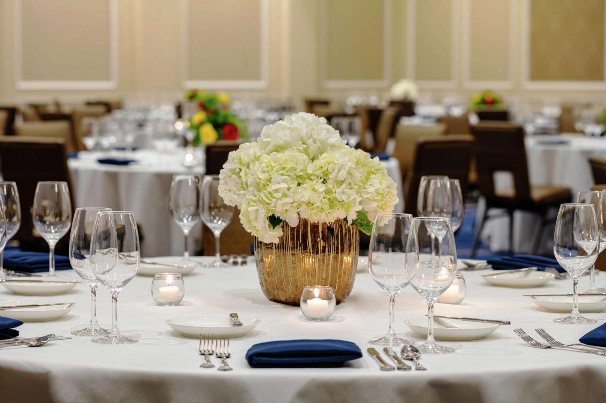 The Higgins New Orleans, Curio Collection By Hilton Hotel New Orleans