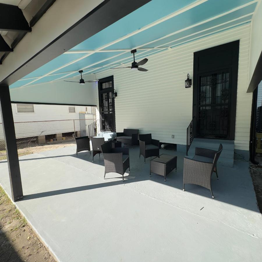 Walk To French Quarter Canal Homestay *