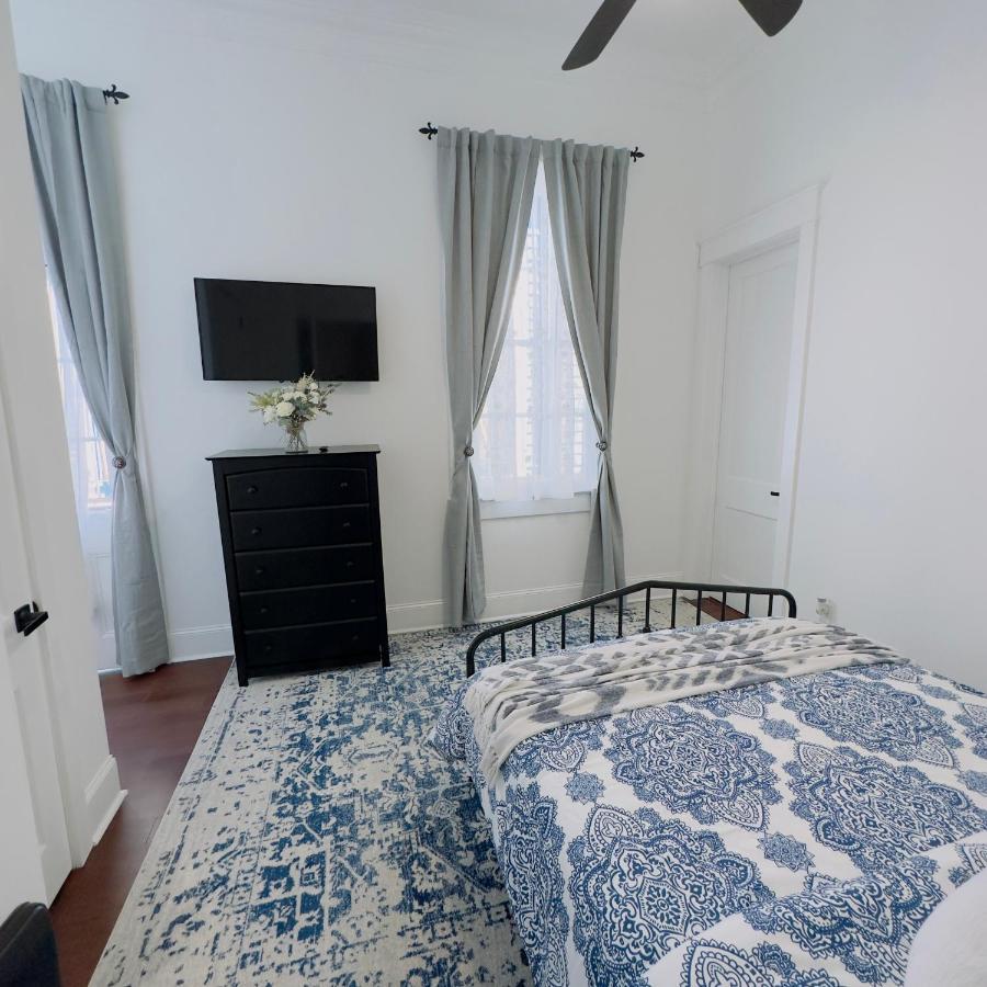 Walk To French Quarter Canal