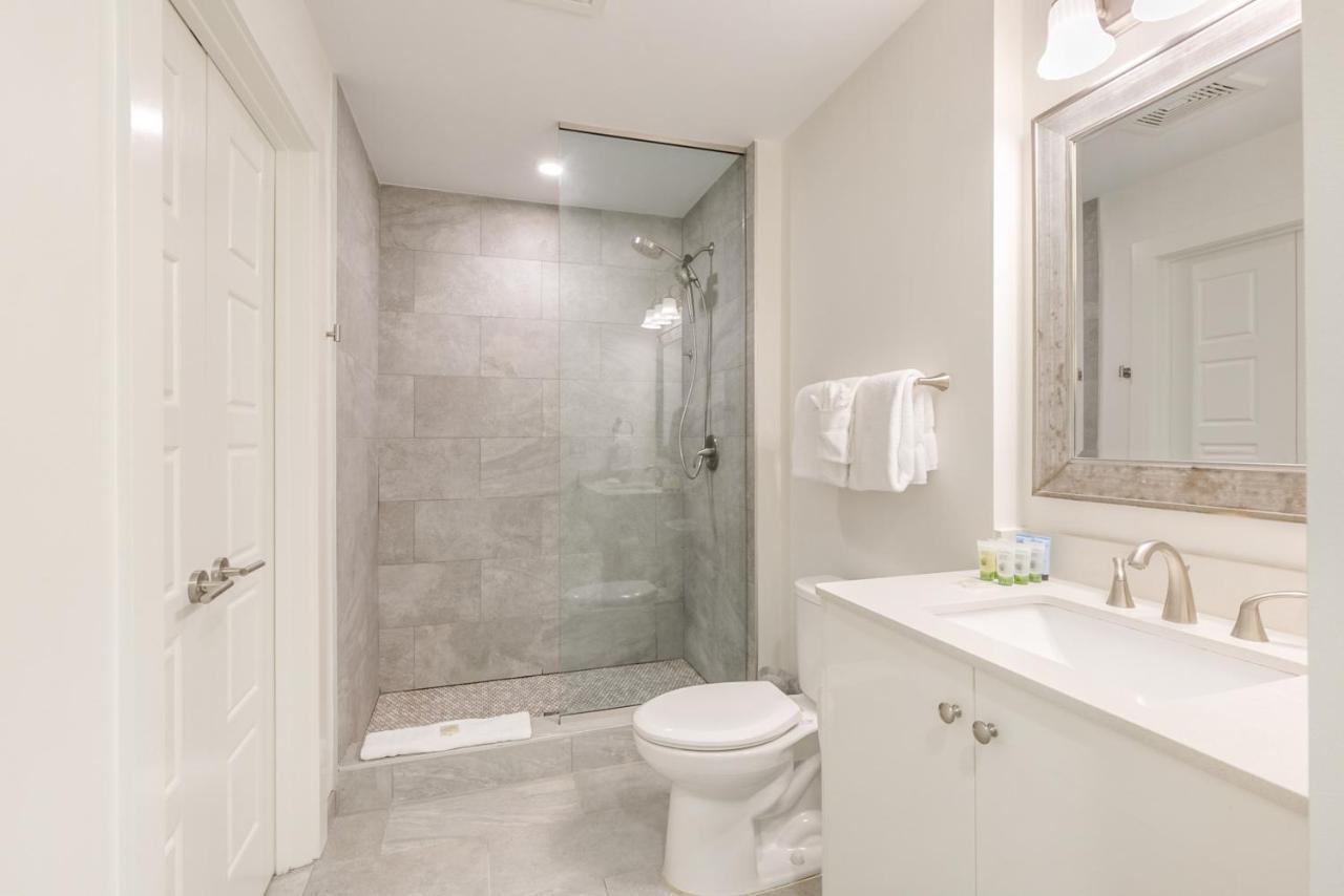 Luxury 4 Bedroom - Short Walk To Bourbon Street *