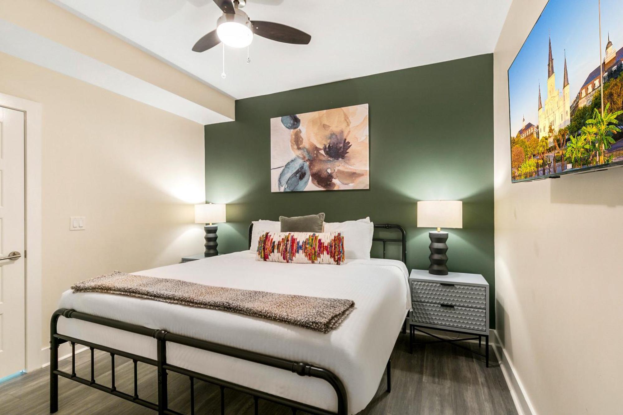 Nola Charm - Luxury 4-bed Retreat Steps From French Quarter New Orleans