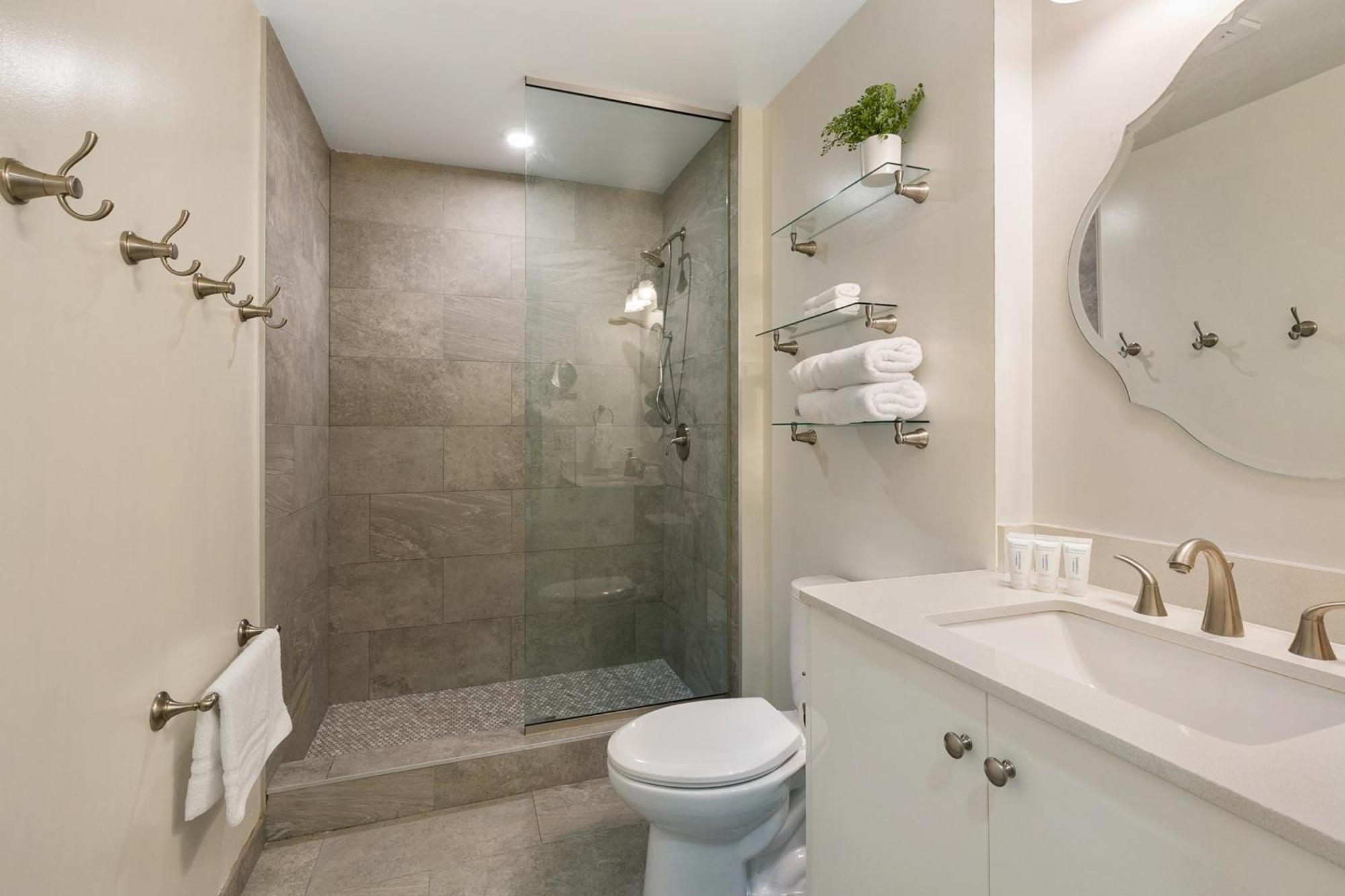 Festive 4br In The Heart Of Nola Apartment