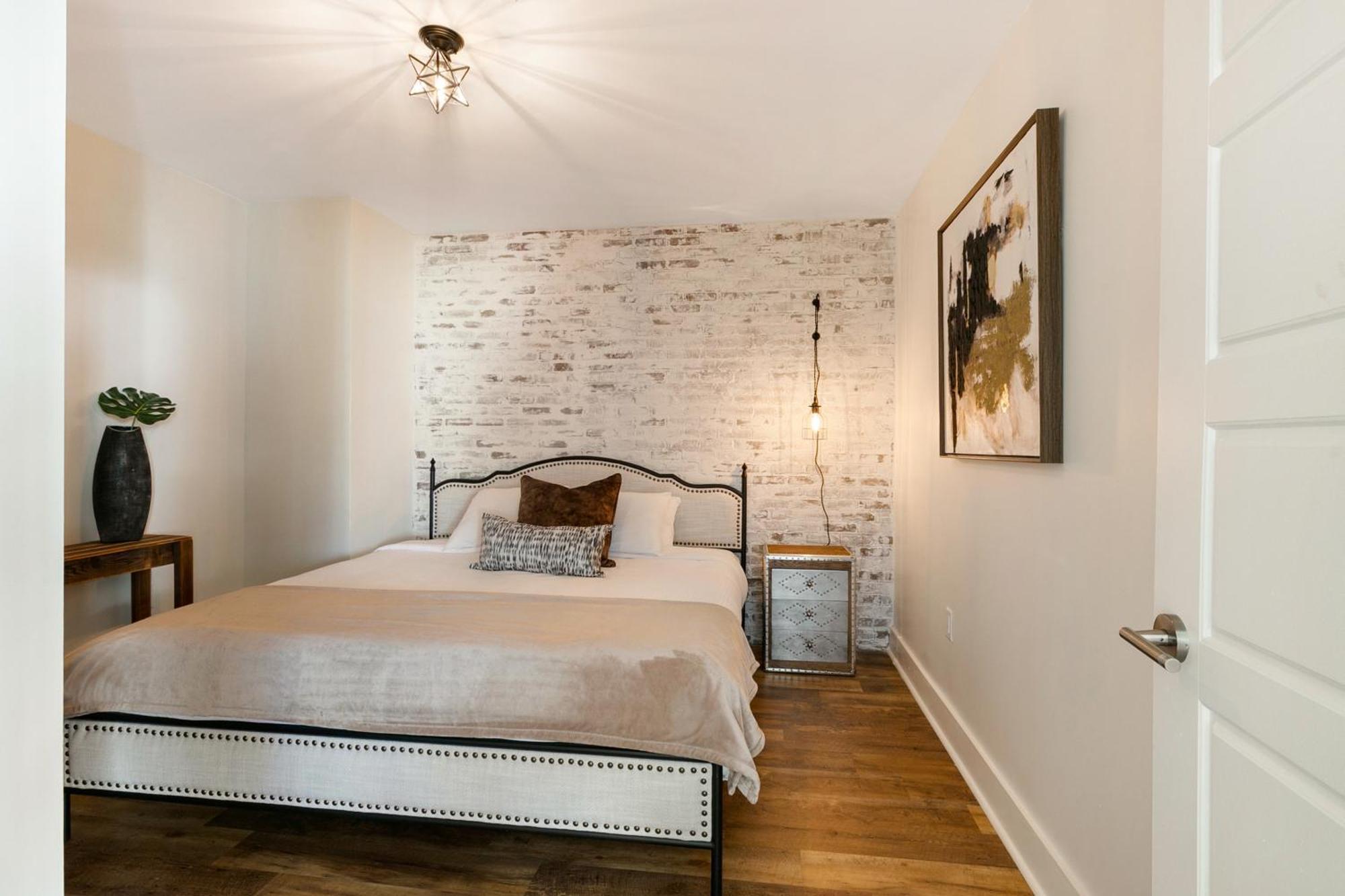 Festive 4br In The Heart Of Nola Apartment *