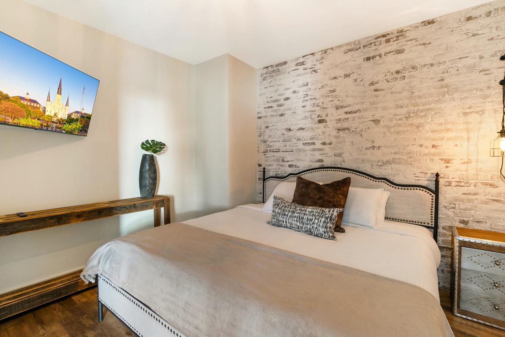 Festive 4br In The Heart Of Nola New Orleans