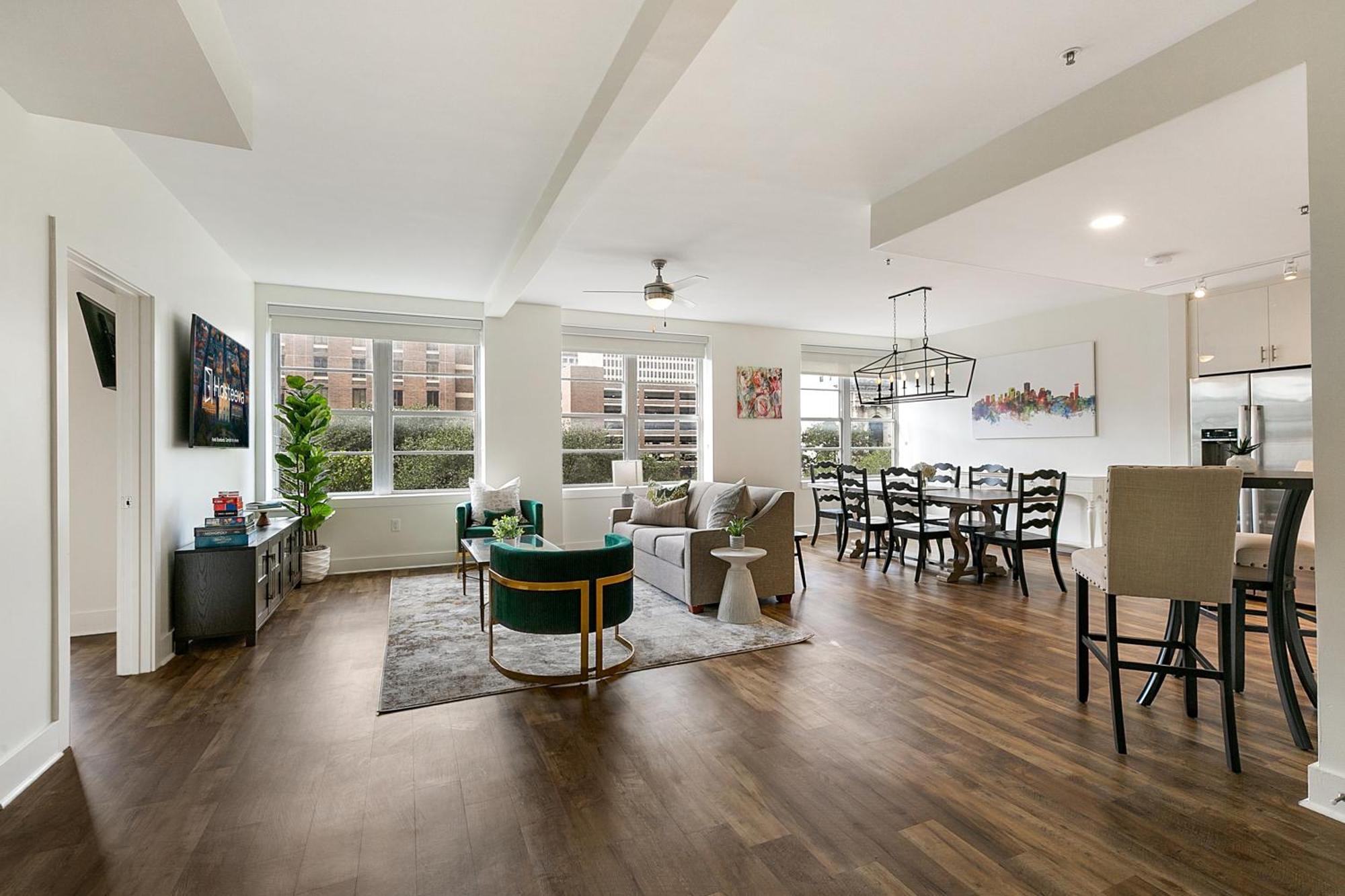 Festive 4br In The Heart Of Nola