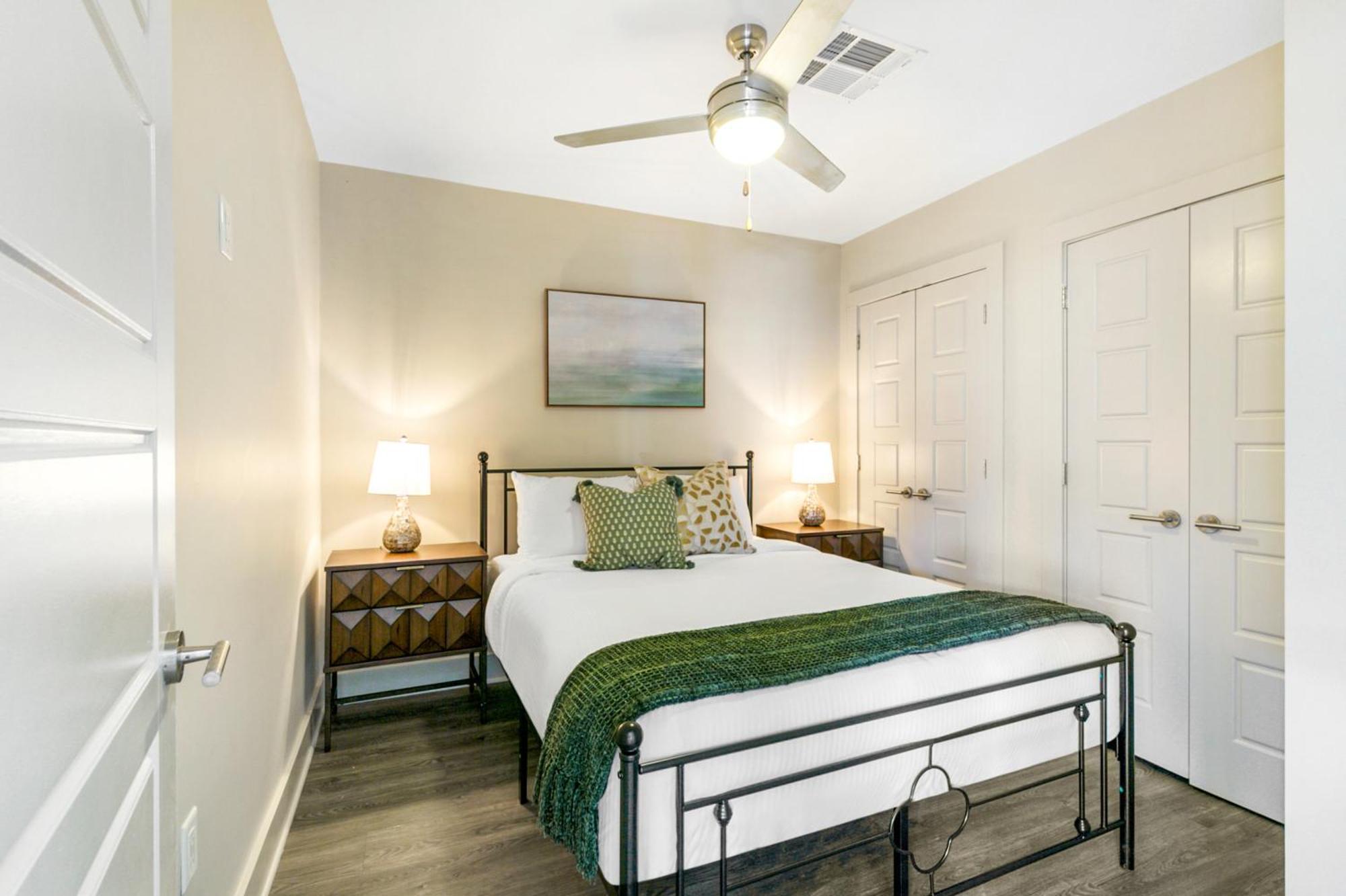 French Quarter Elegance 4-br Luxury Retreat In The Heart Of Nola Apartment