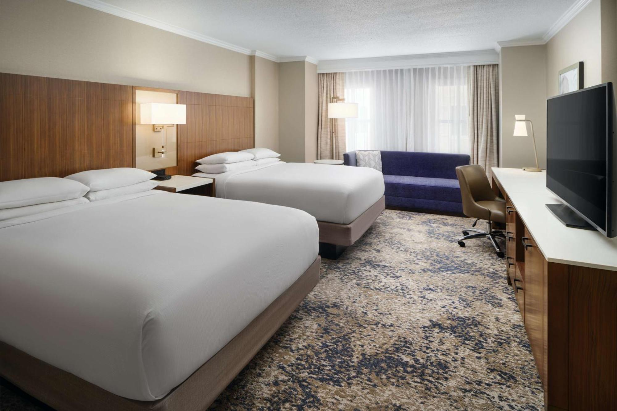Hilton Riverside 4*