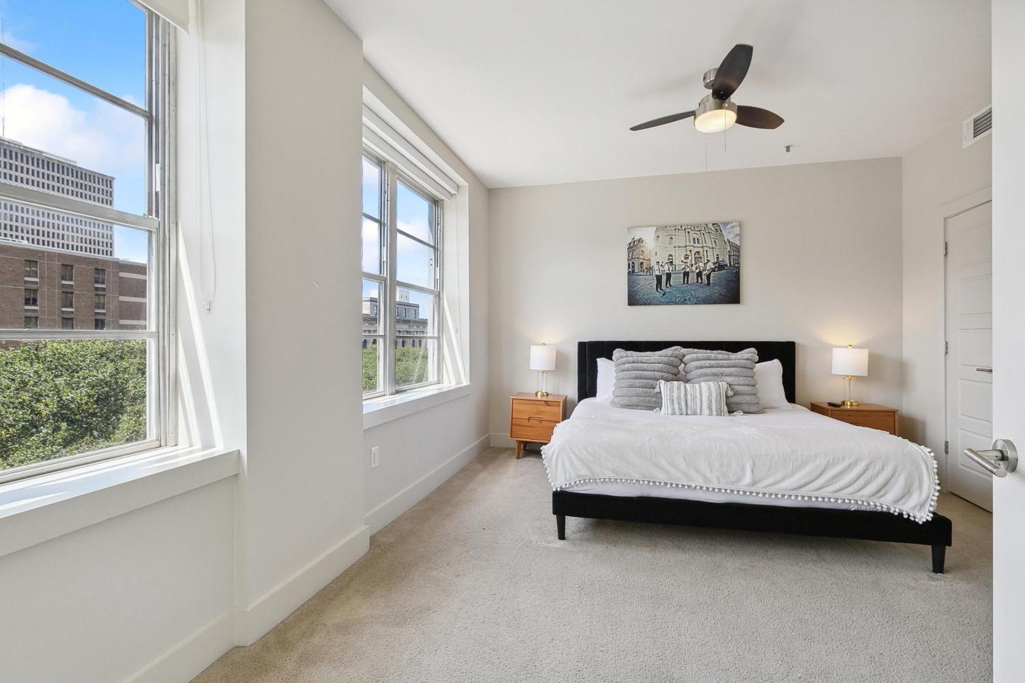 Modern Walking Distance To Must-see Attractions Of Nola Apartment