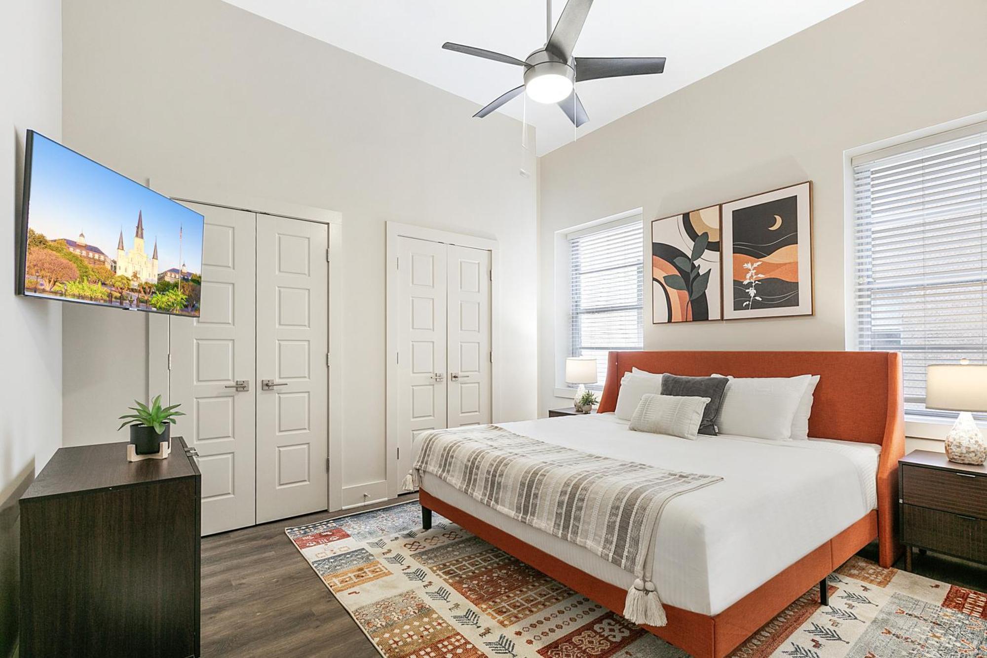 Spacious 4b Oasis Steps From French Quarter - Your Nola Dream Awaits! Apartment *