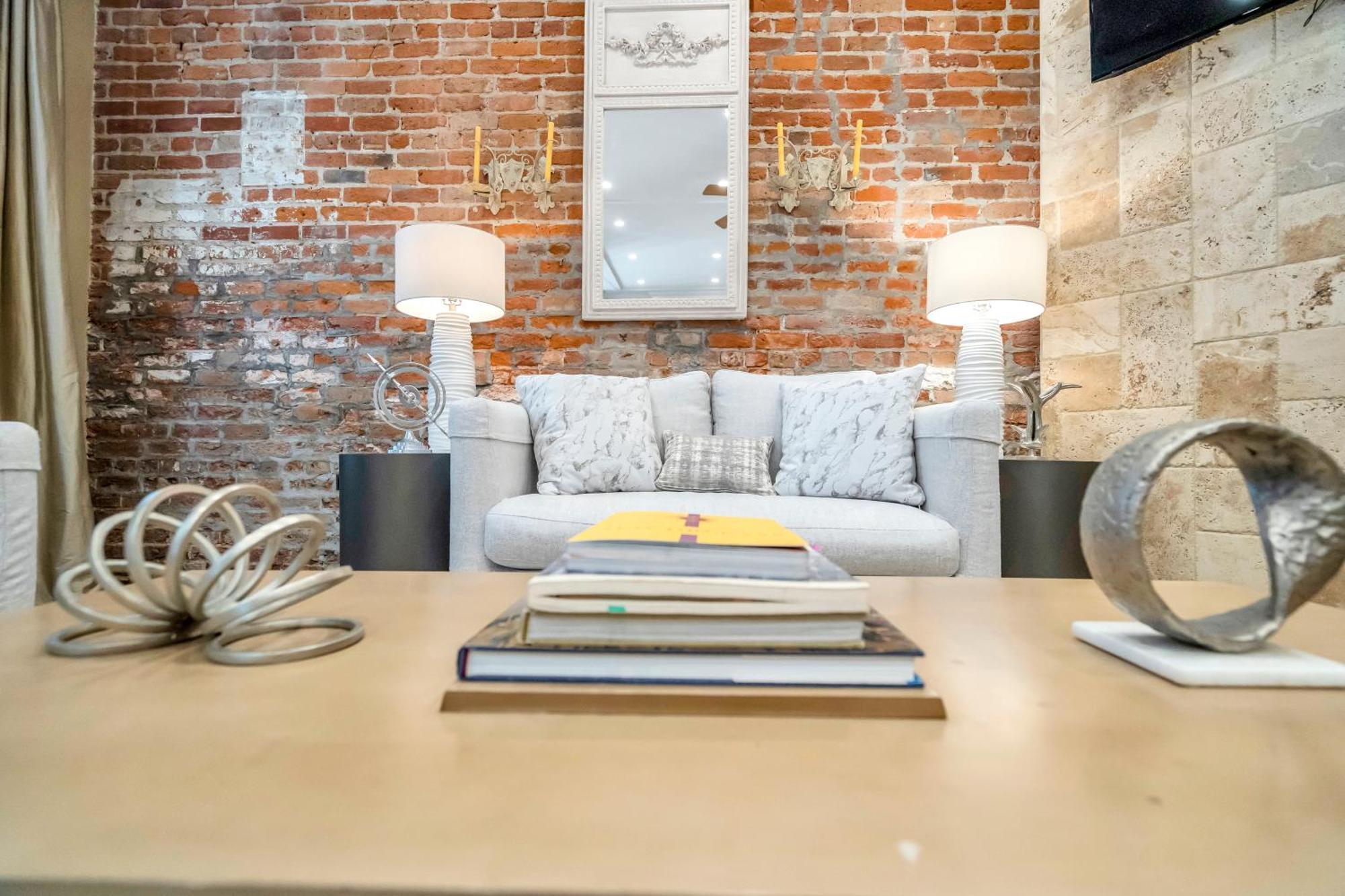 De L'eau Vive New Orleans