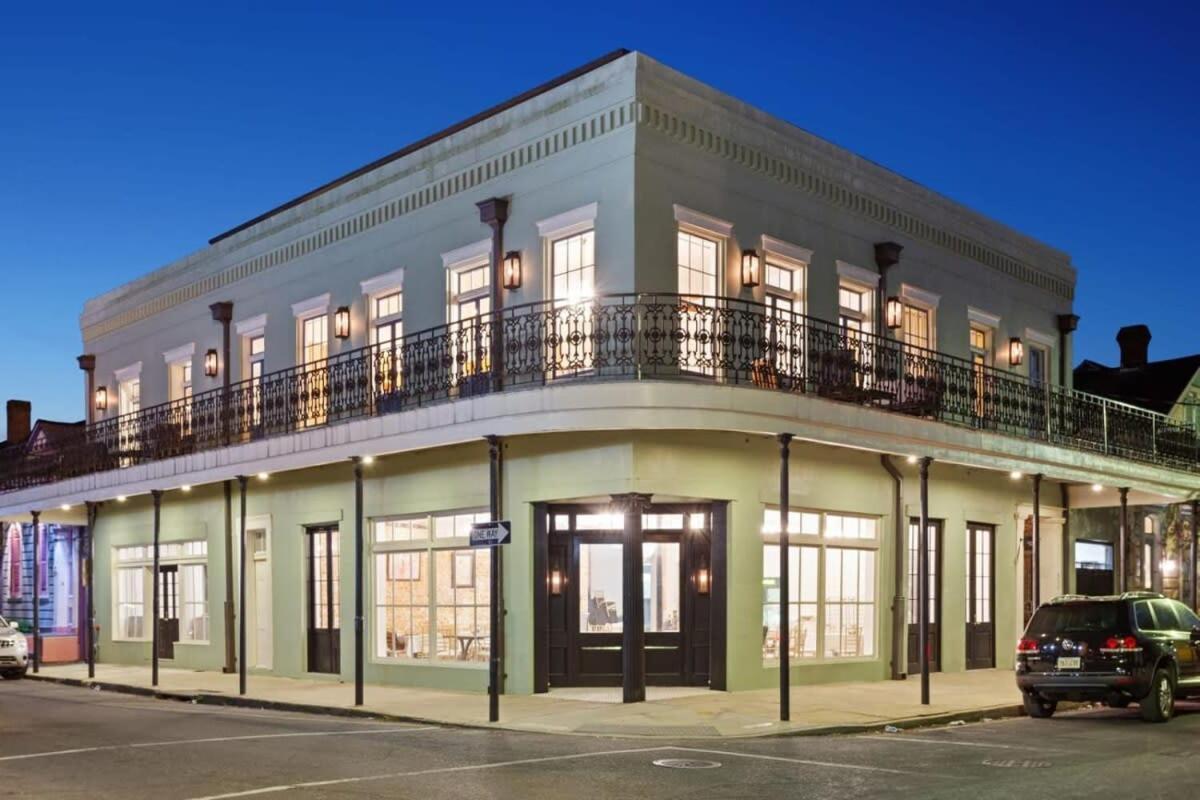 The Burgundy House #2 Steps To The French Quarter Holiday home