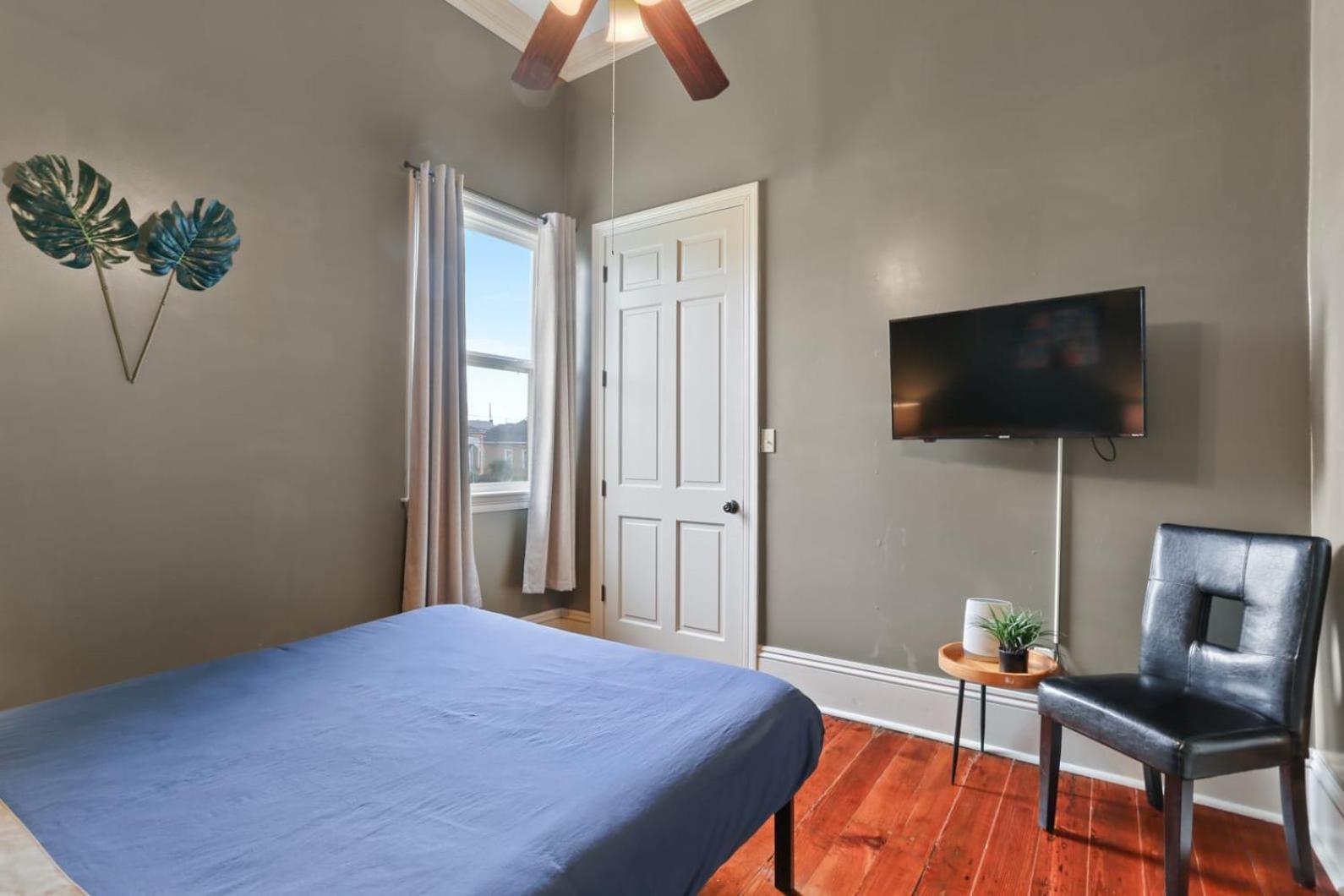 Holiday home 3bd Steps To Saint Charles Gated Parking *