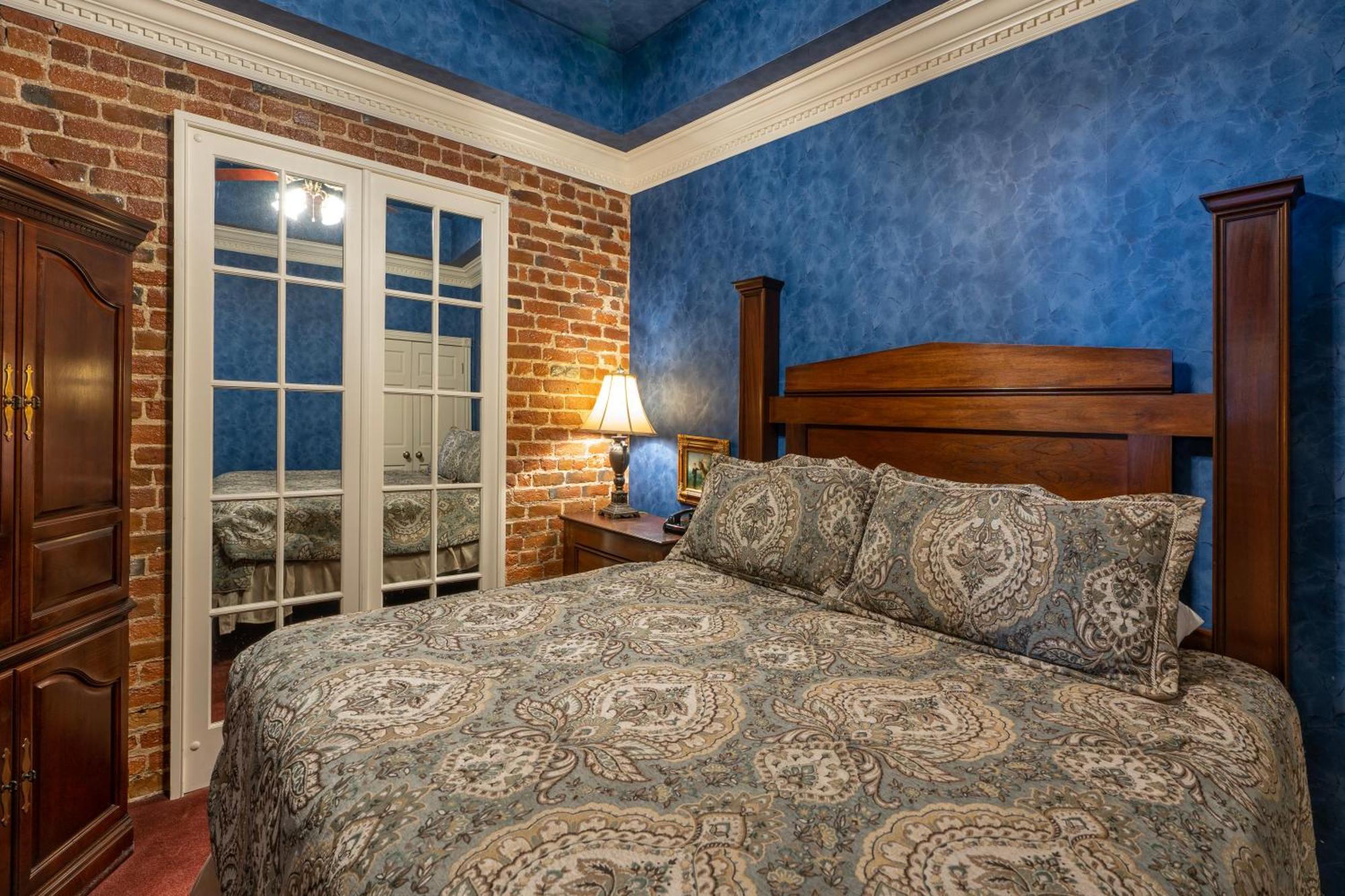 Quarter House Hotel New Orleans