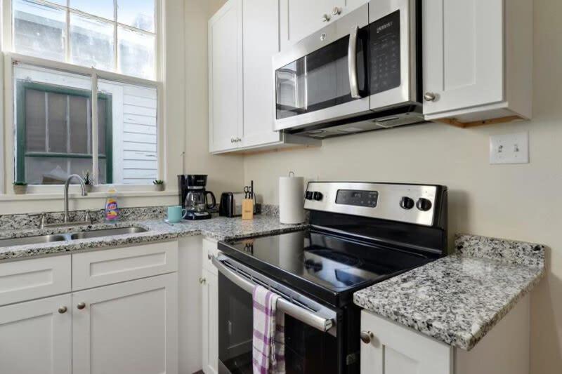 Fabulous Franklin 2bd Steps From St Claude Ave Holiday home *
