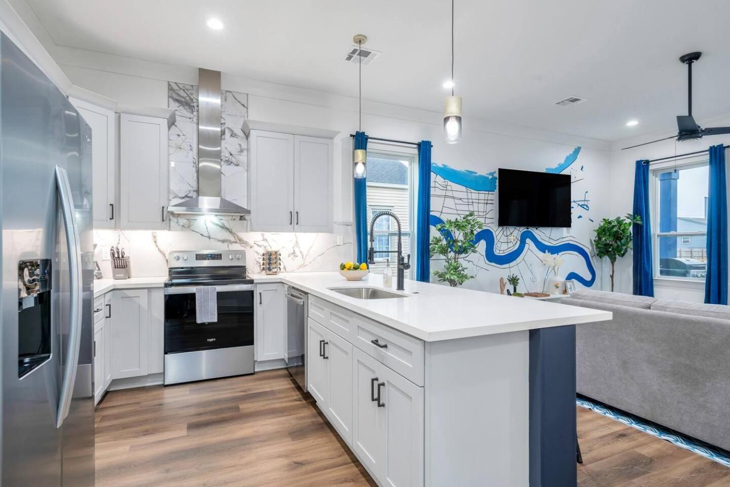 Mid-city 3 King Br W Fire Pit & Parking Holiday home New Orleans