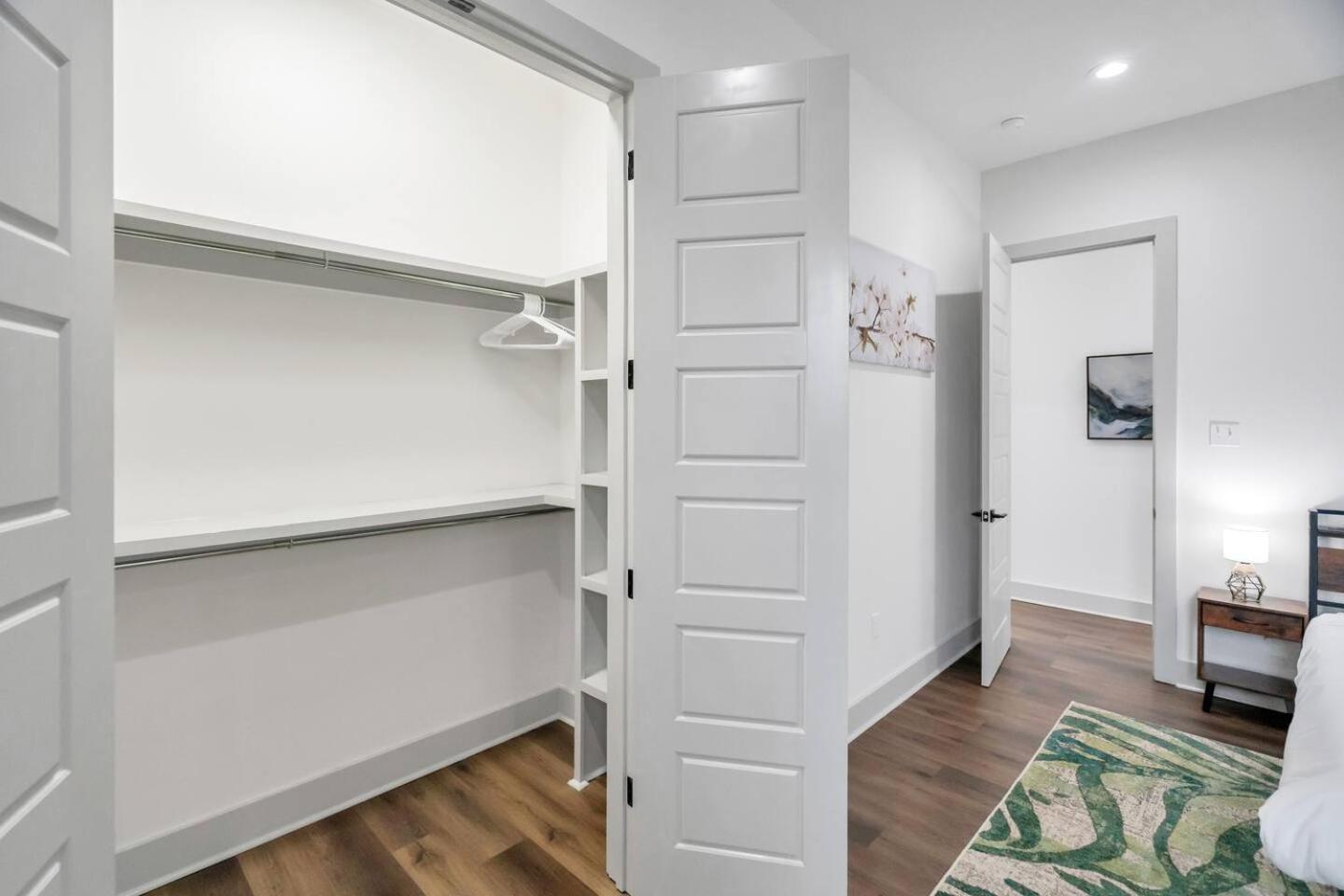 Mid-city 3 King Br W Fire Pit & Parking