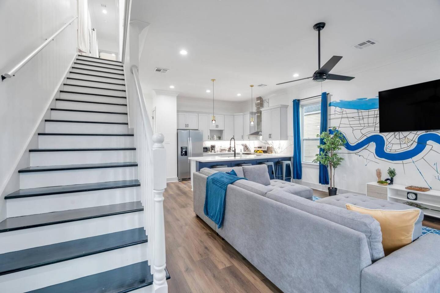 Mid-city 3 King Br W Fire Pit & Parking Holiday home