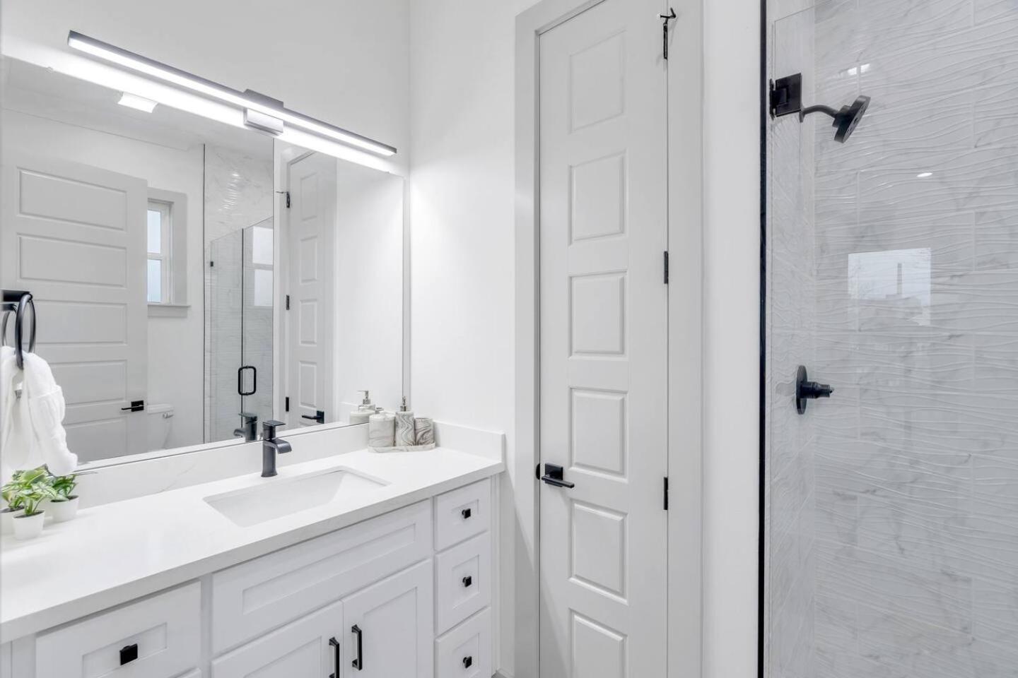 Mid-city 3 King Br W Fire Pit & Parking Holiday home New Orleans