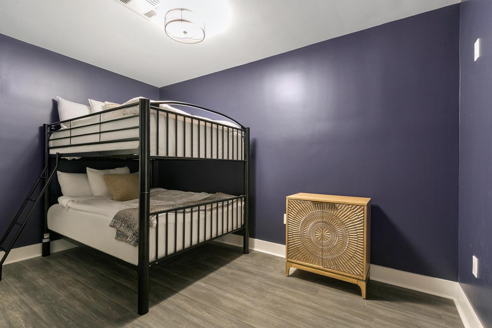 Nola Charm - Luxury 4-bed Retreat Steps From French Quarter New Orleans