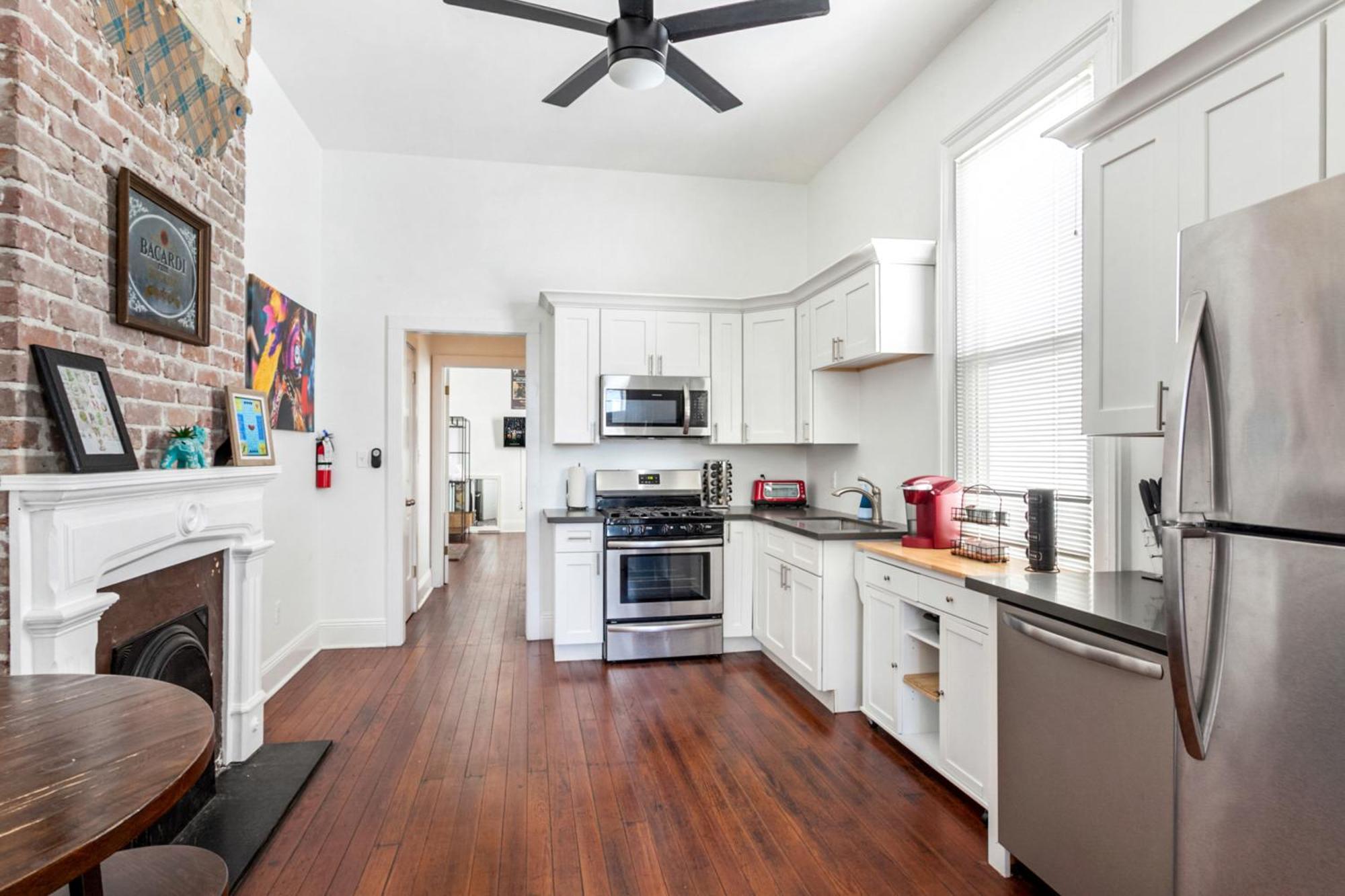 Luxury 4br In Uptown Nola Apartment
