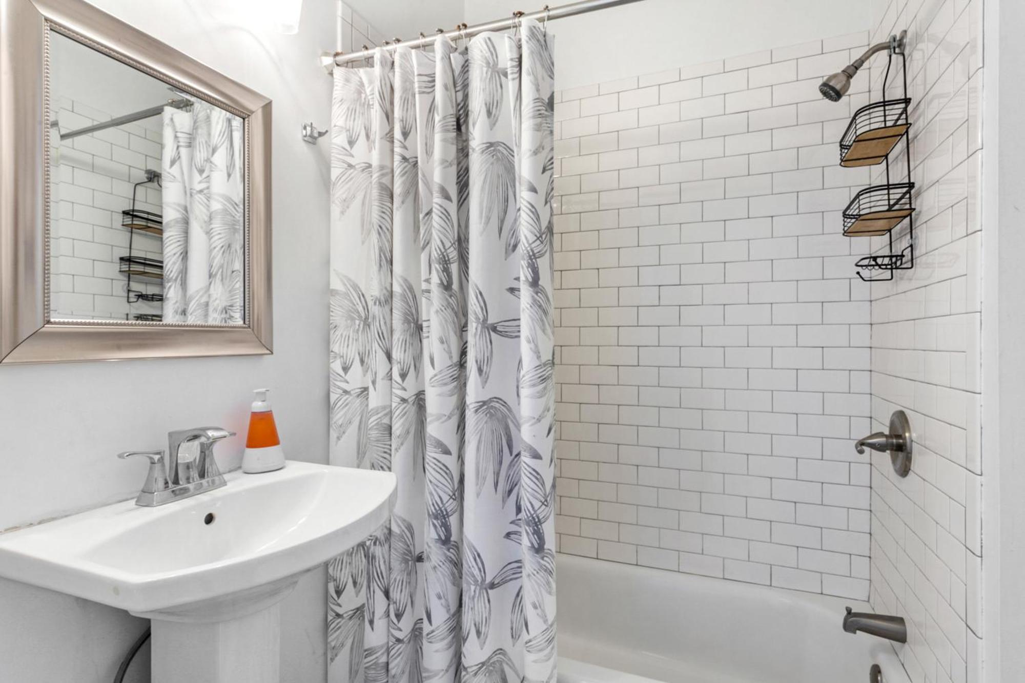 Luxury 4br In Uptown Nola Apartment *