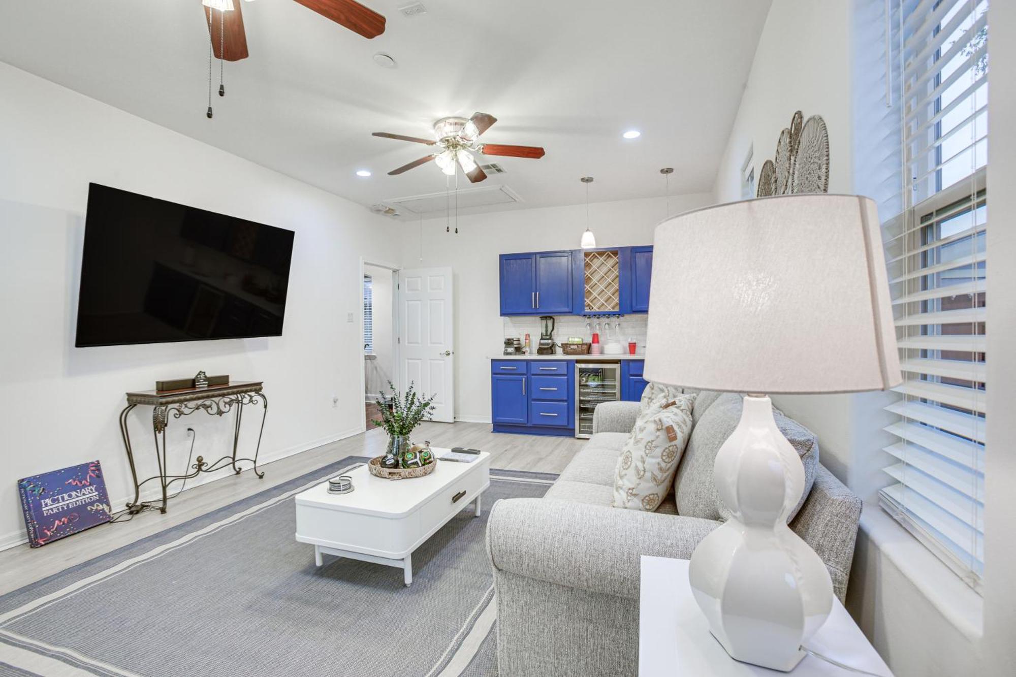 Holiday home 5 Mi To Bourbon St Nola With Fenced Yard!