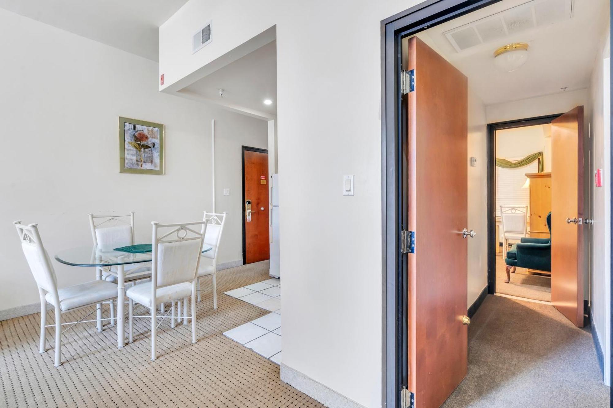 De L'eau Vive Hotel 3*