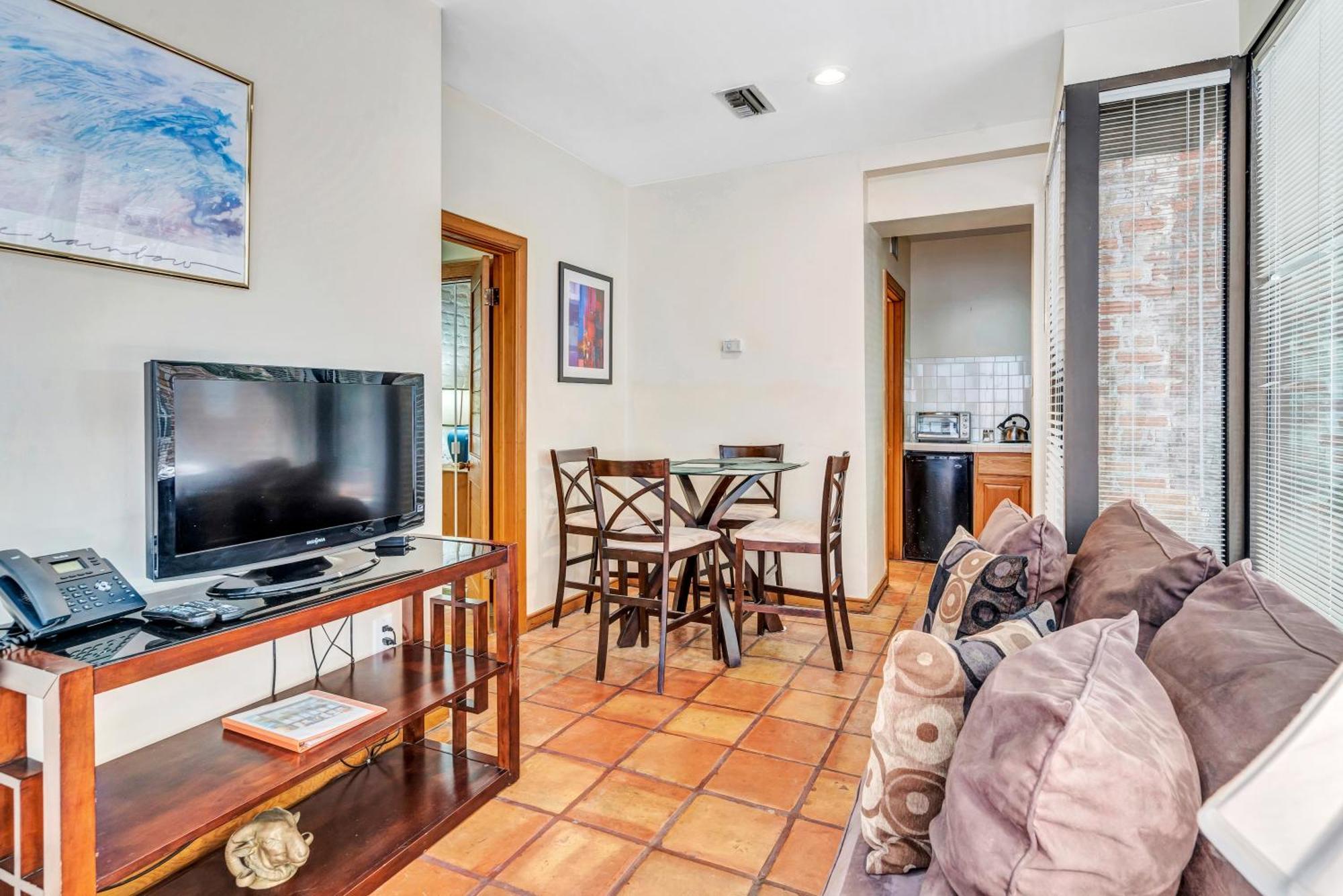 De L'eau Vive Hotel New Orleans