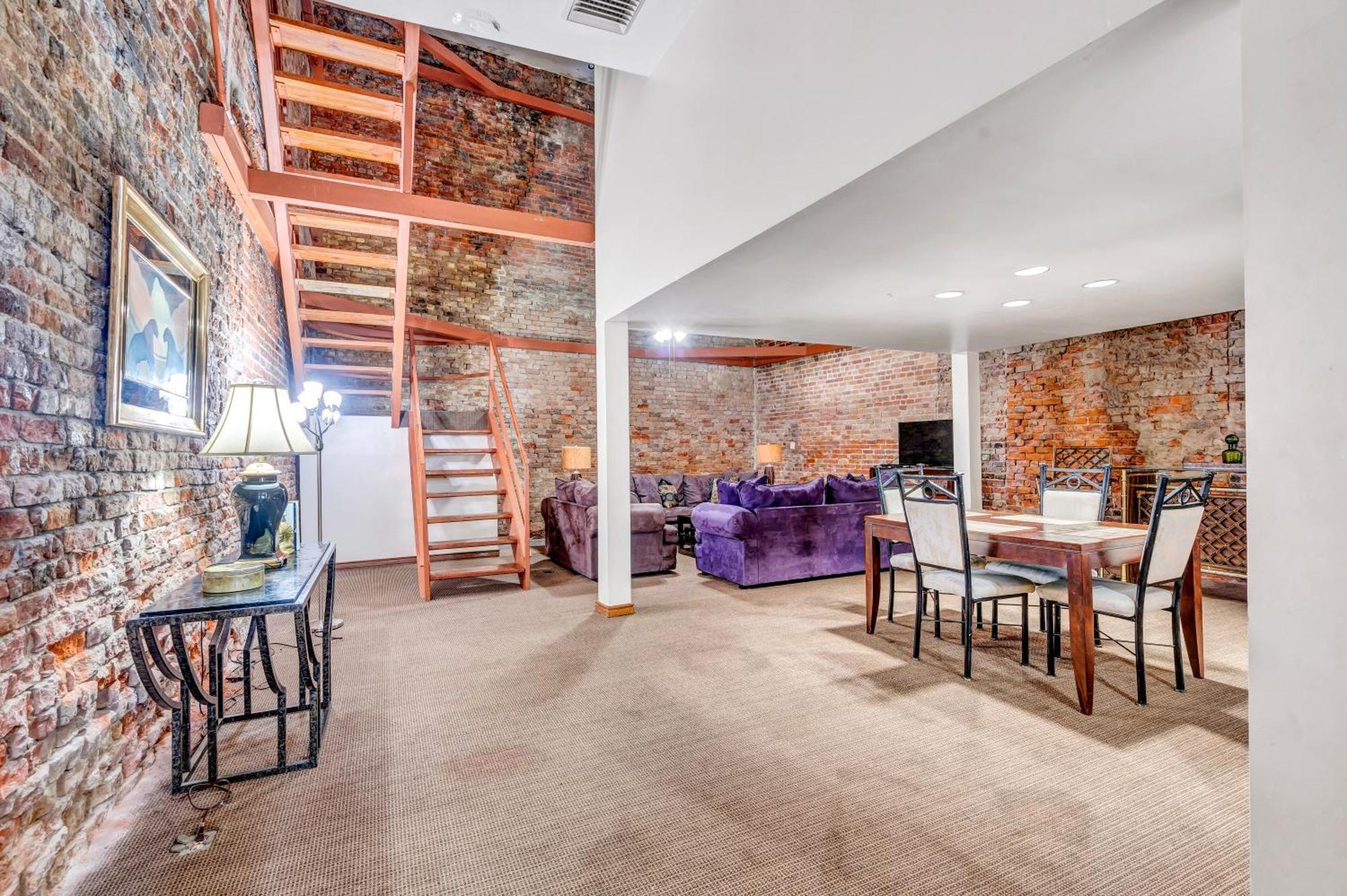 De L'eau Vive Hotel New Orleans