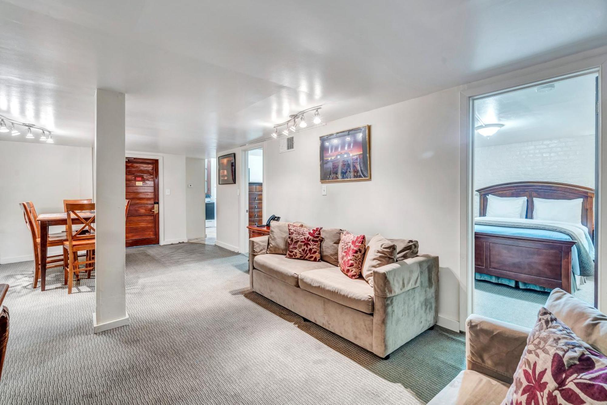 De L'eau Vive Hotel New Orleans