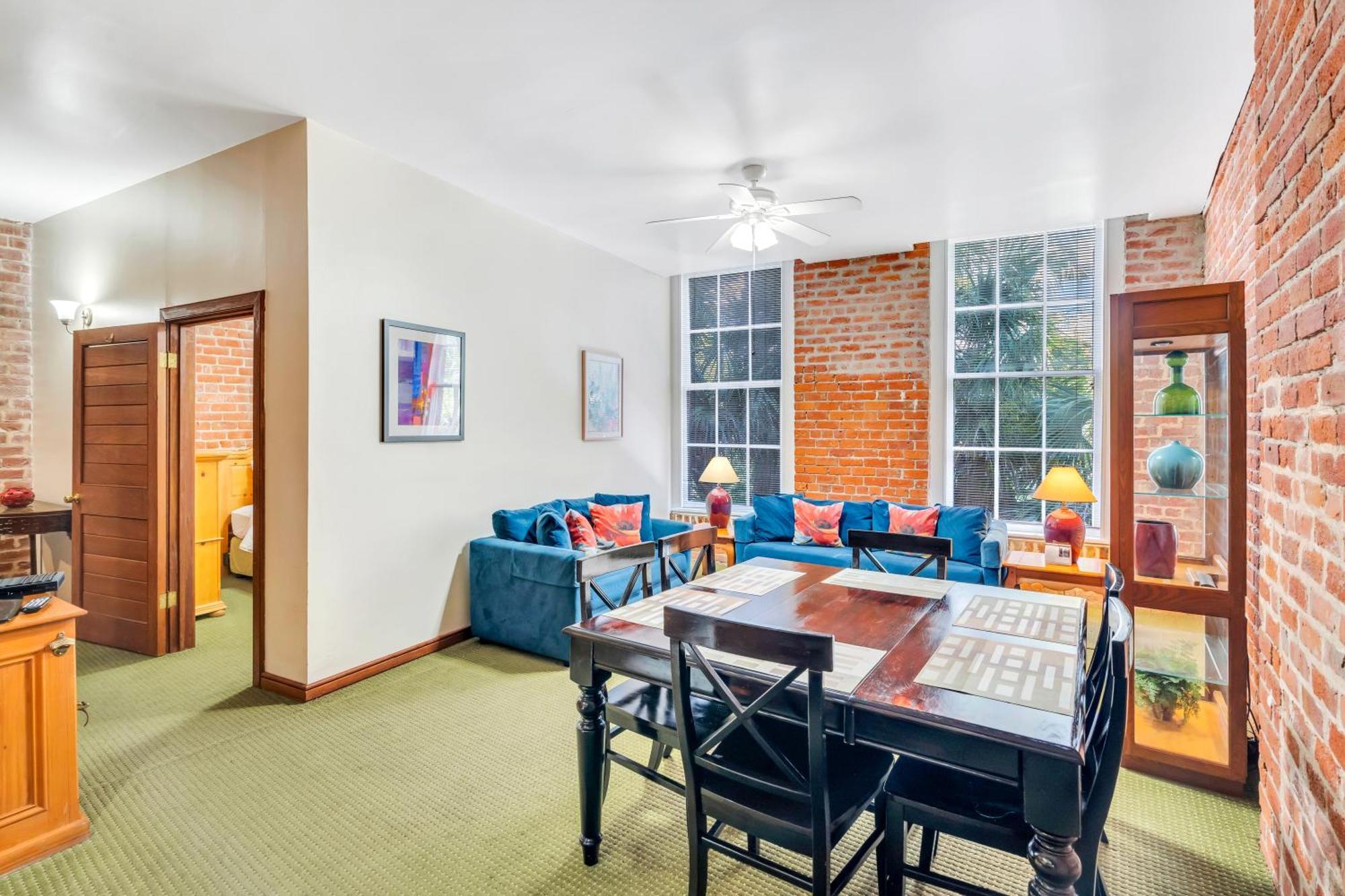 De L'eau Vive New Orleans