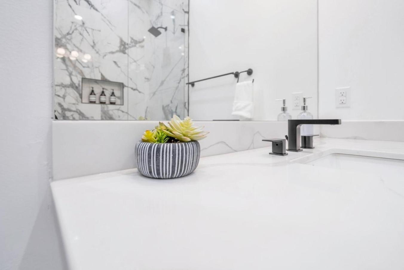 Chateau Miro 5br Mid-city Retreat Near Superdome Holiday home *