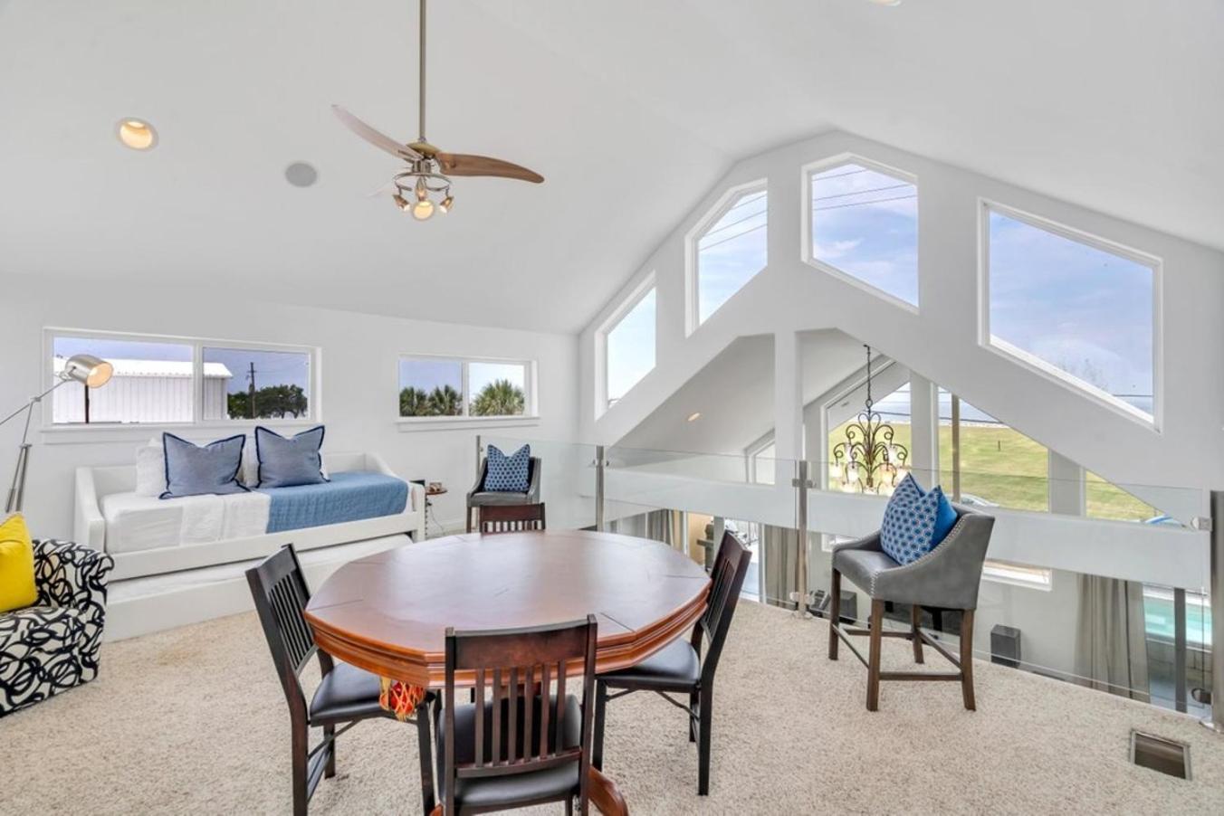 3 Bedroom W Pool Views -serenity At The Holiday home *