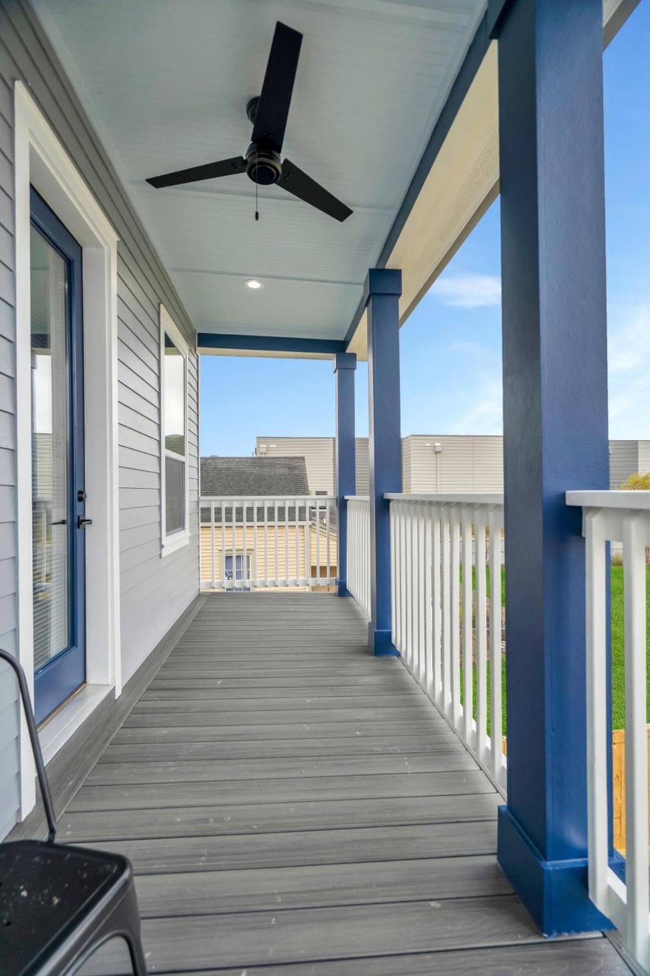 Holiday home Mid-city 3 King Br W Fire Pit & Parking *