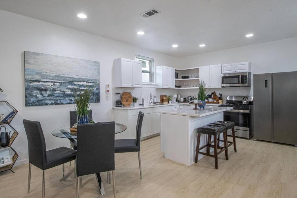 Luxury Blue Loft Downtown Nola Apartment New Orleans