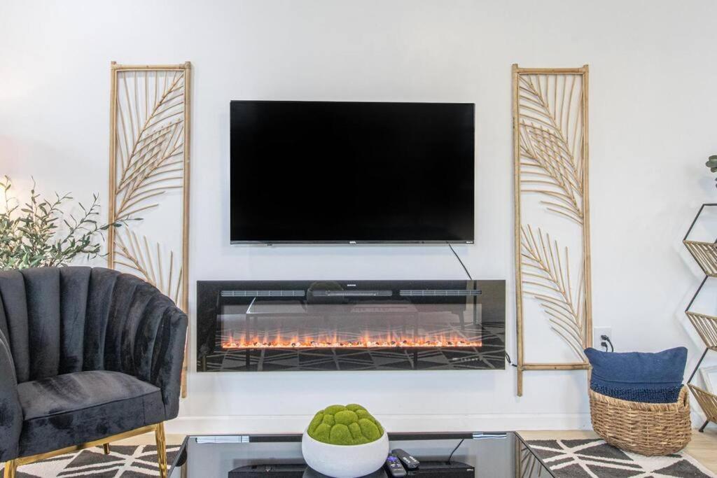 Luxury Blue Loft Downtown Nola * New Orleans