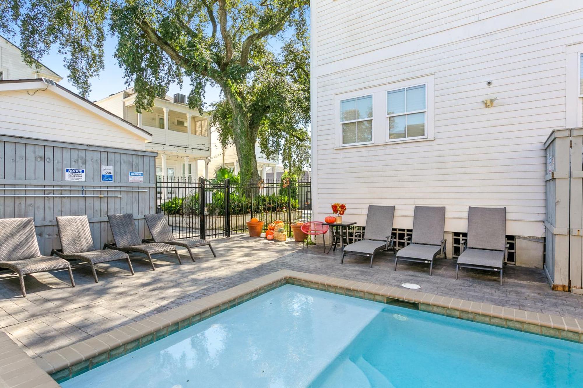 Apartment 3br On Carondelet By Hosteeva *