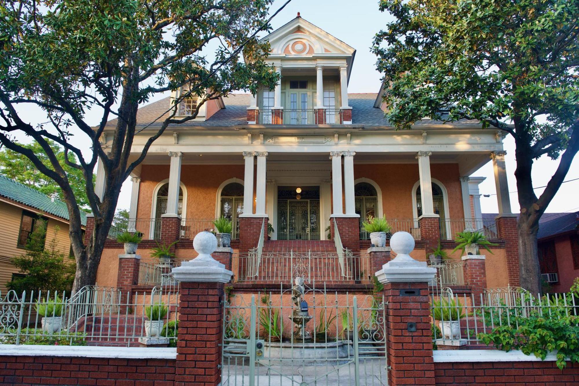The Happy House Bed & Breakfast New Orleans