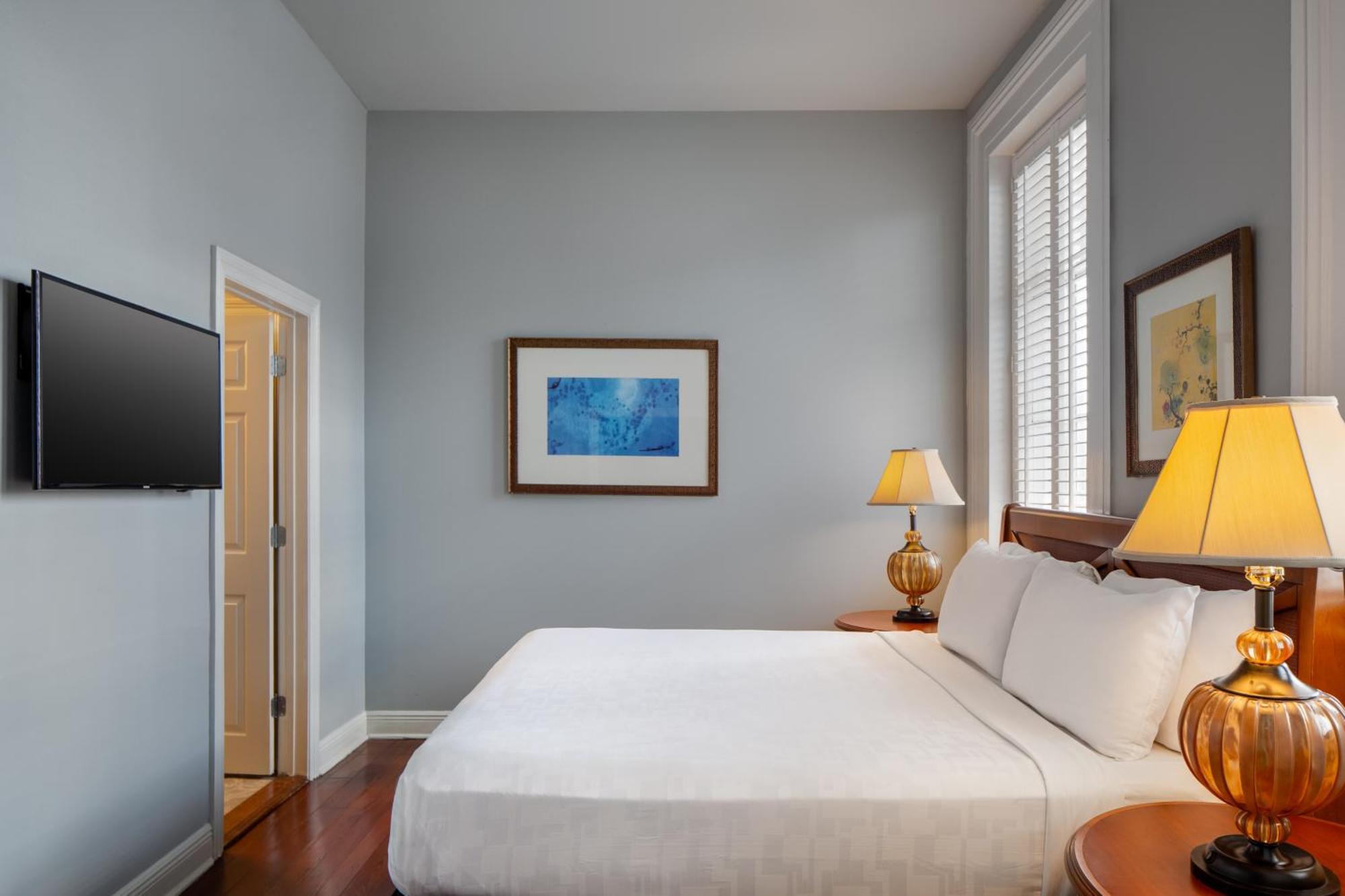 Courtyard By The French Quarter 3*