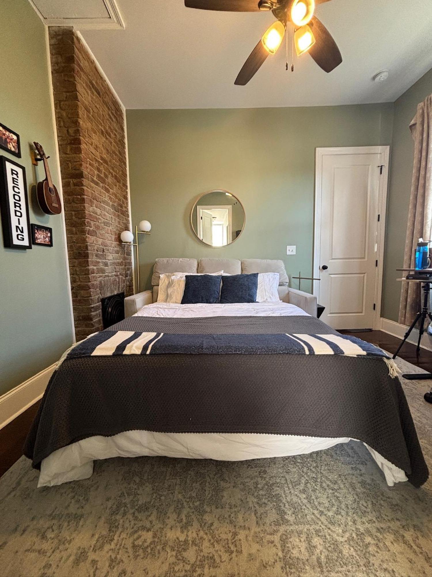 Holiday home Luxe Historic With Pool & Hot Tub *