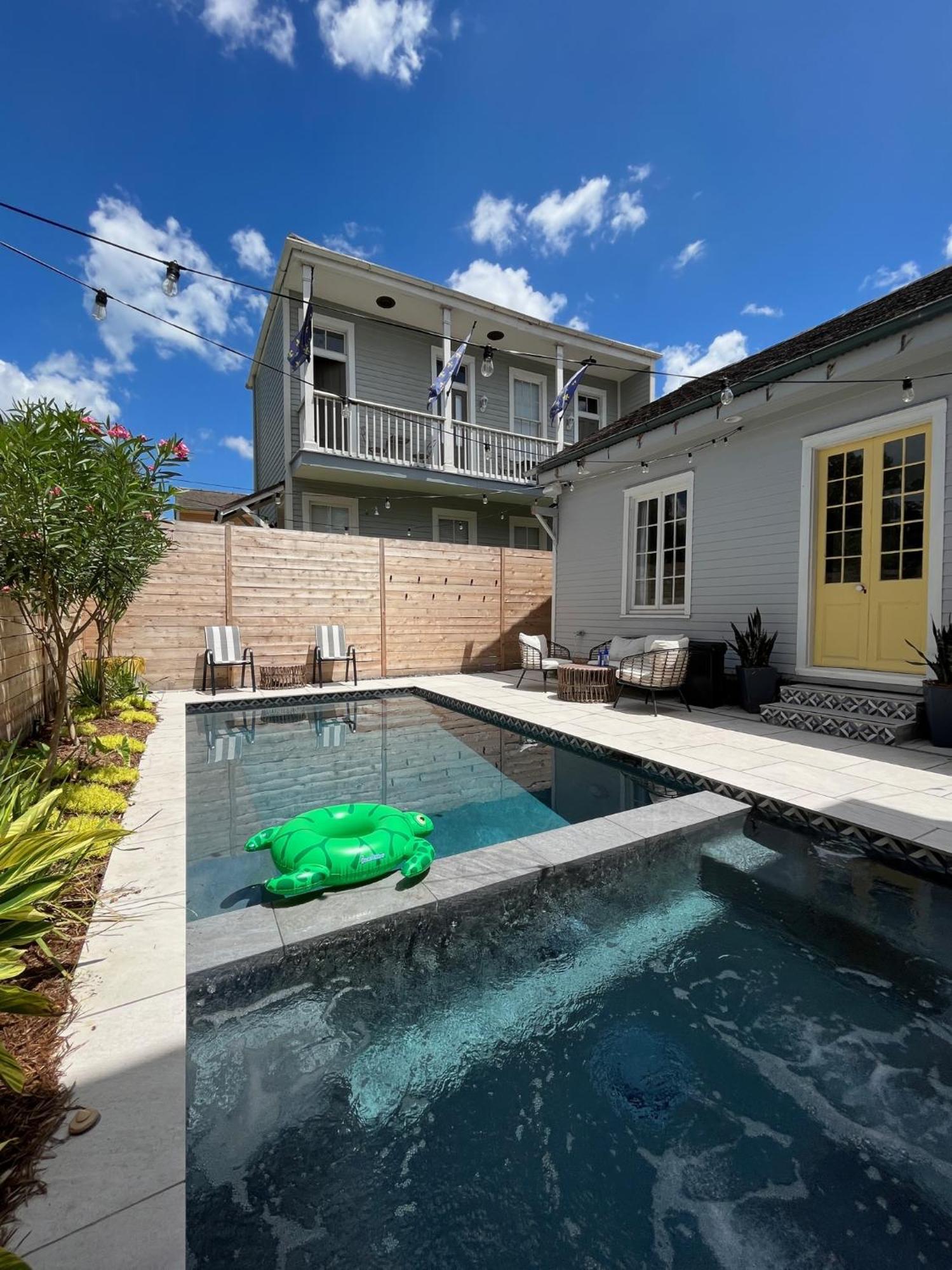Holiday home Luxe Historic With Pool & Hot Tub *