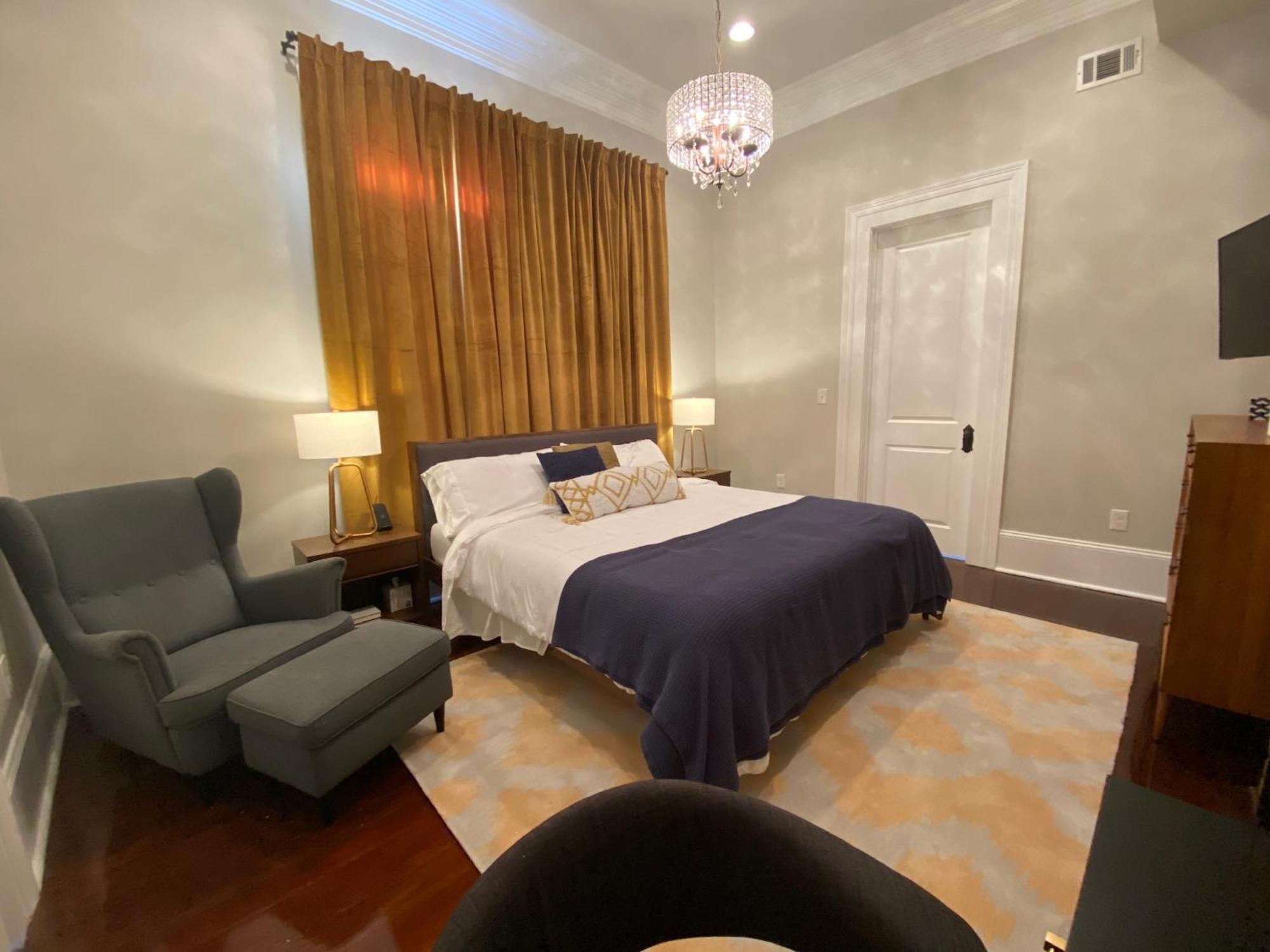 Holiday home Luxe Historic With Pool & Hot Tub
