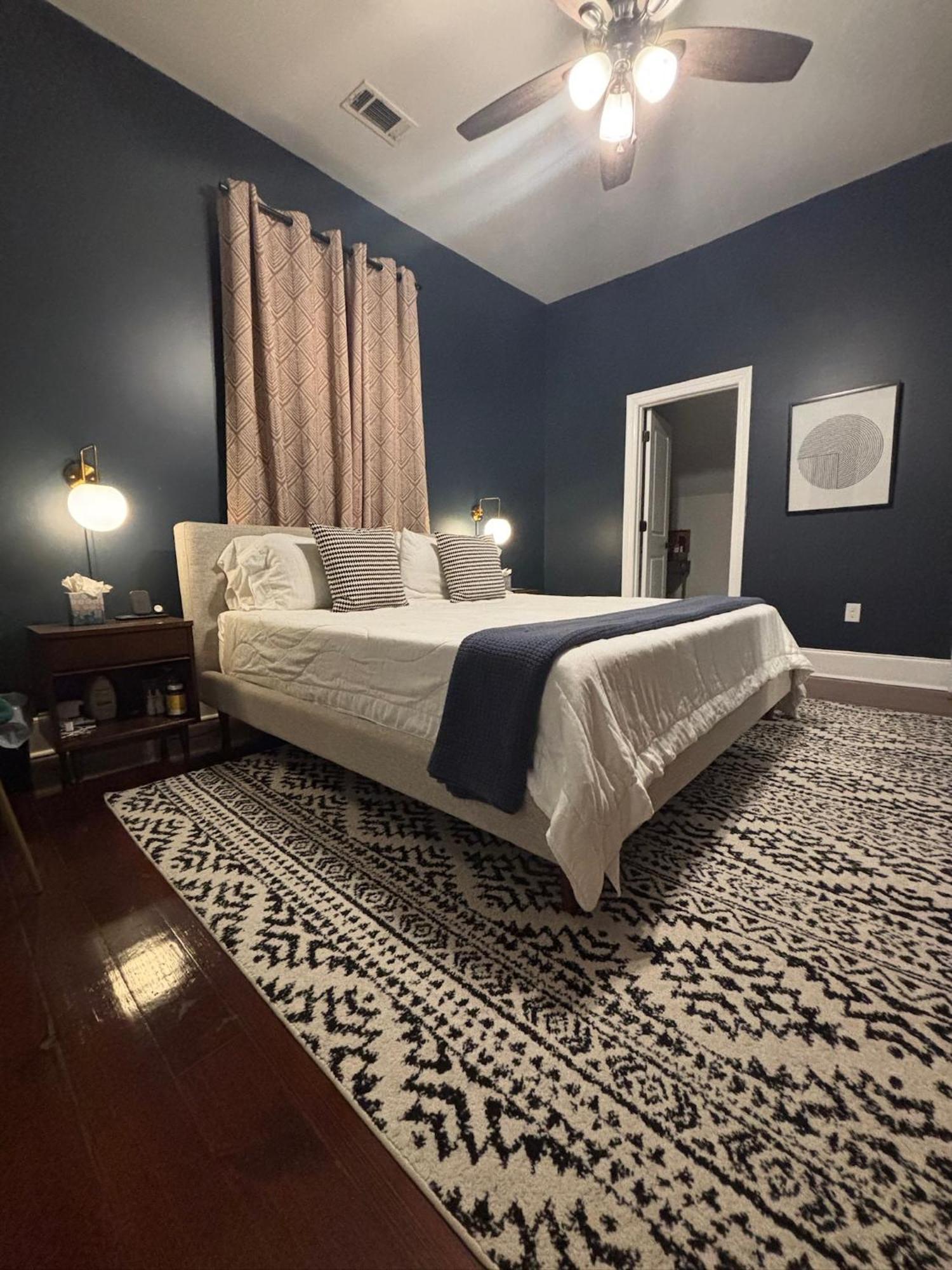 Luxe Historic With Pool & Hot Tub Holiday home