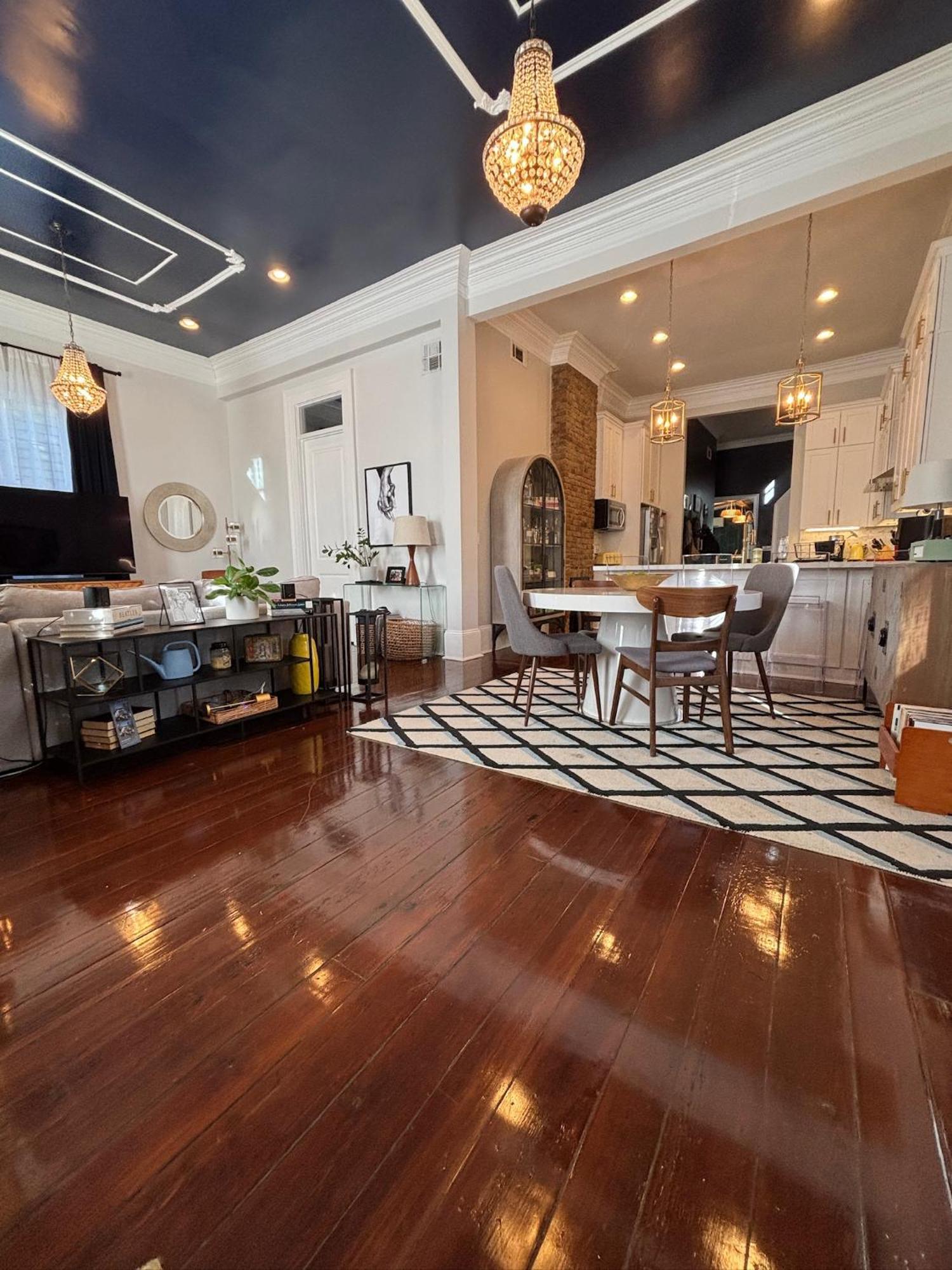 Luxe Historic With Pool & Hot Tub Holiday home