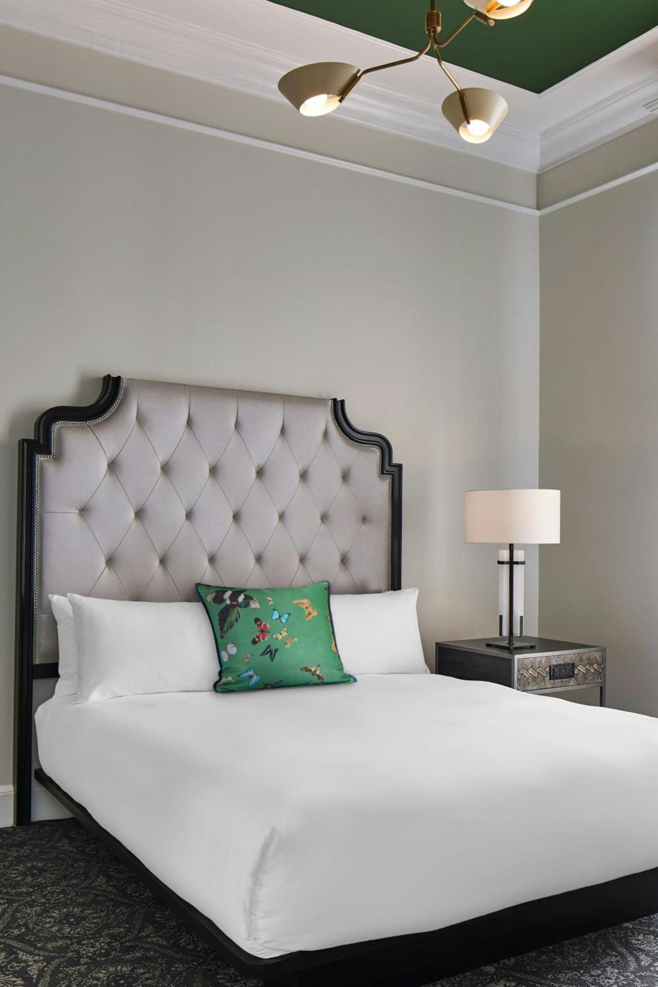Hotel Le Pavillon, New Orleans, A Tribute Portfolio New Orleans