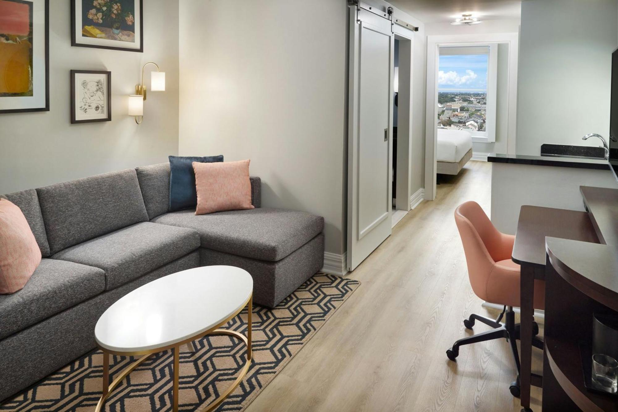 Courtyard By Marriott French Quarter/iberville Hotel 3*