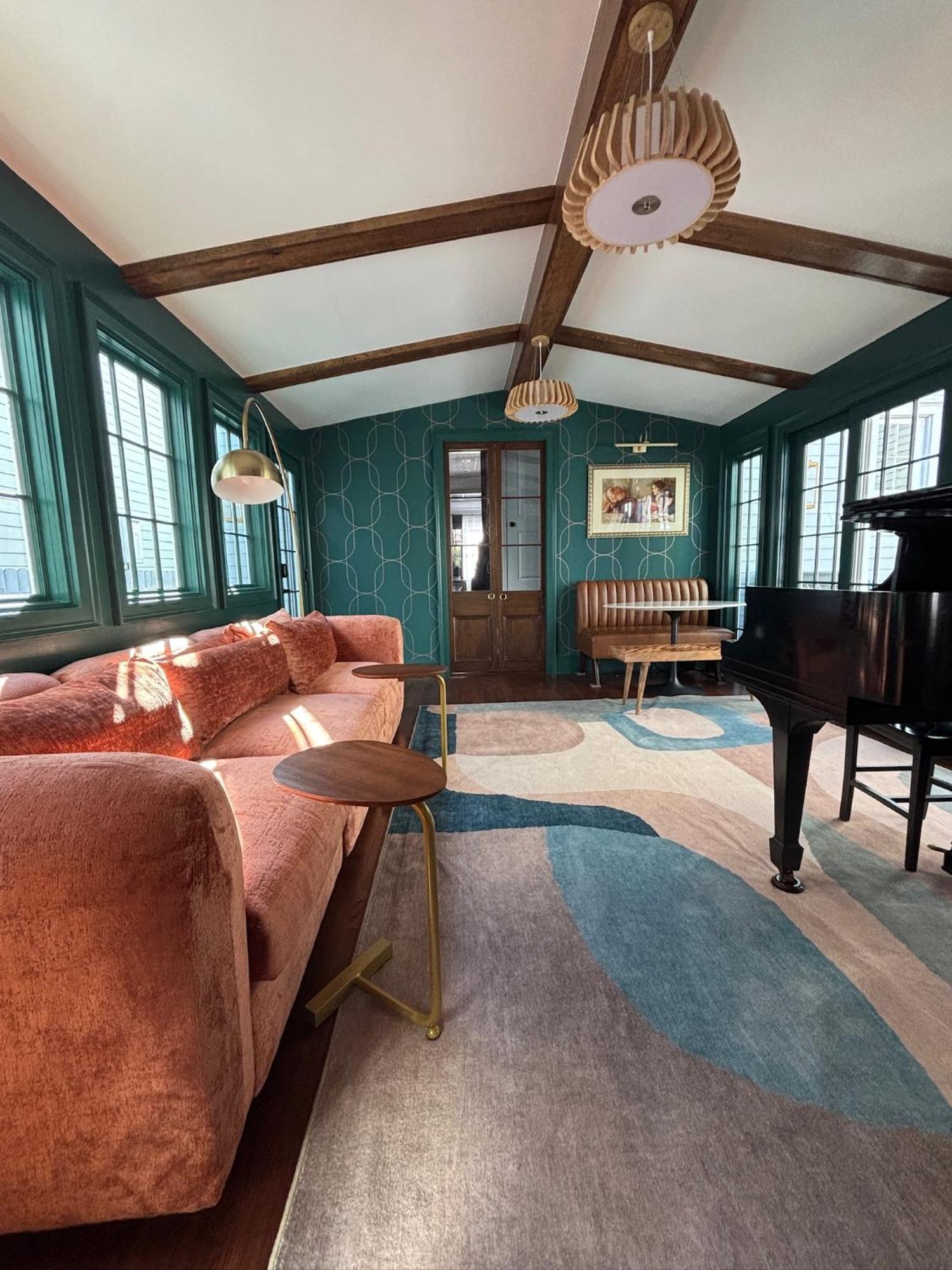 Luxe Historic With Pool & Hot Tub