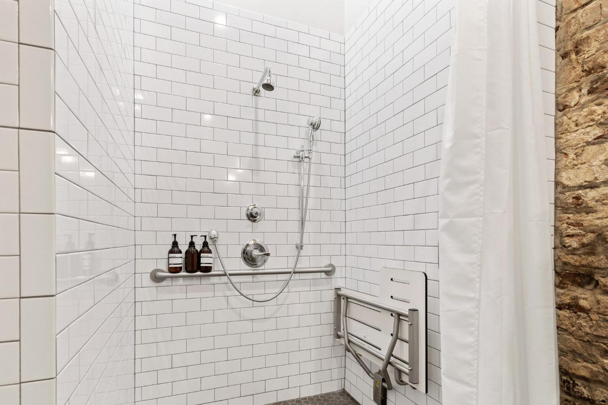 Hotel 4br Cbd Home, Ideal For Groups & Great Memories New Orleans