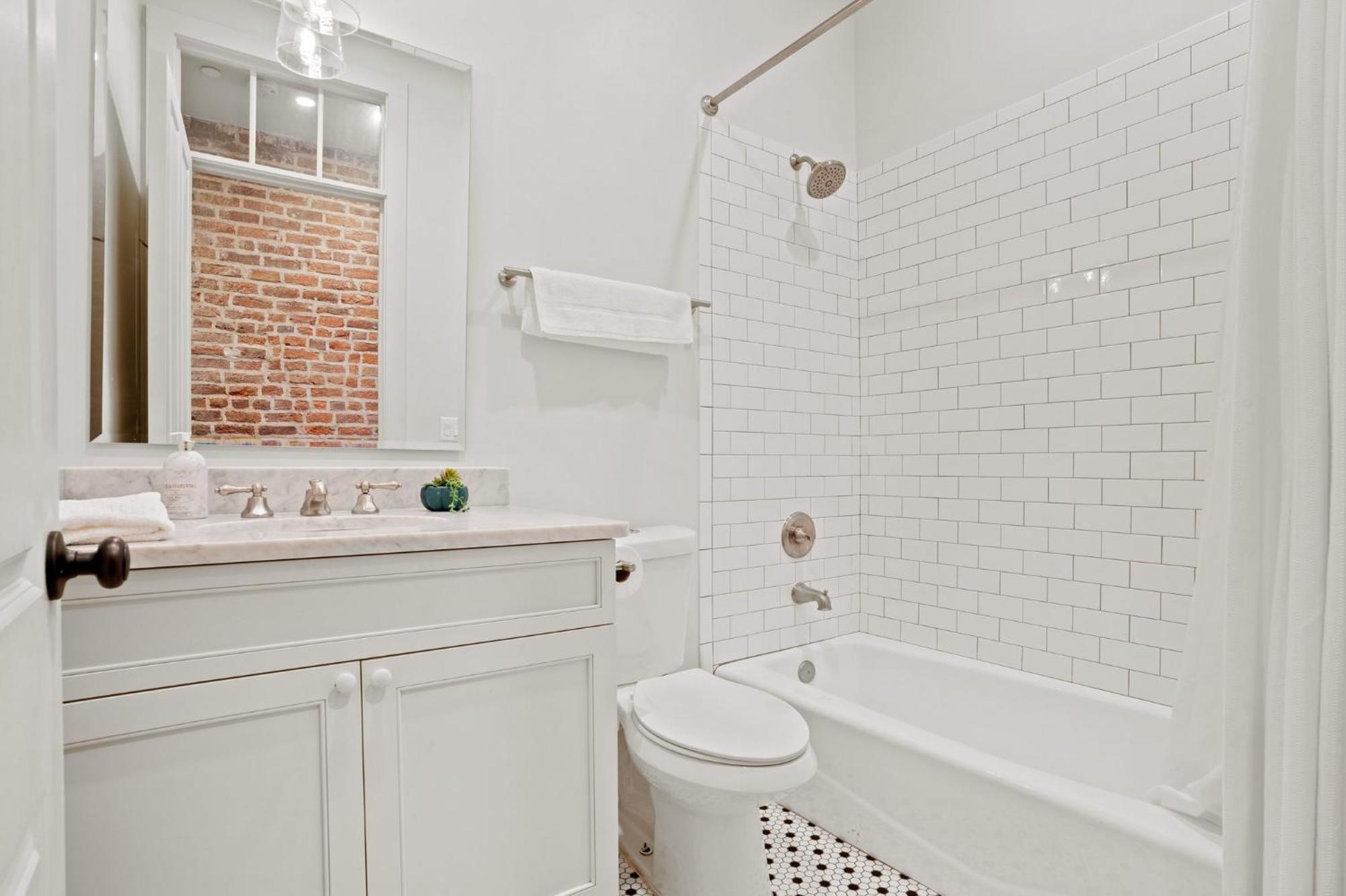 Charming Cbd 4br On Gravier Near Jazz & Dining Hotel *