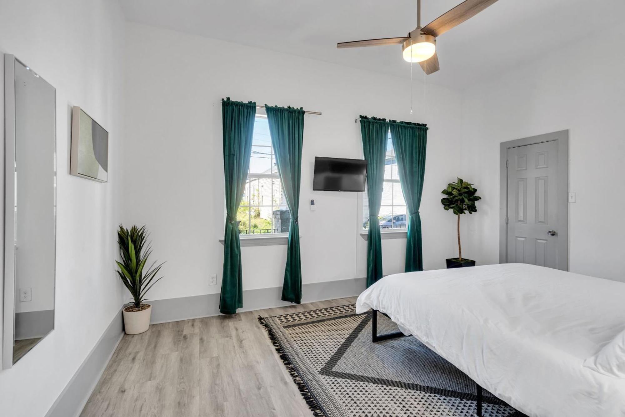 5br Home, Perfect Backyard & Near Superdome